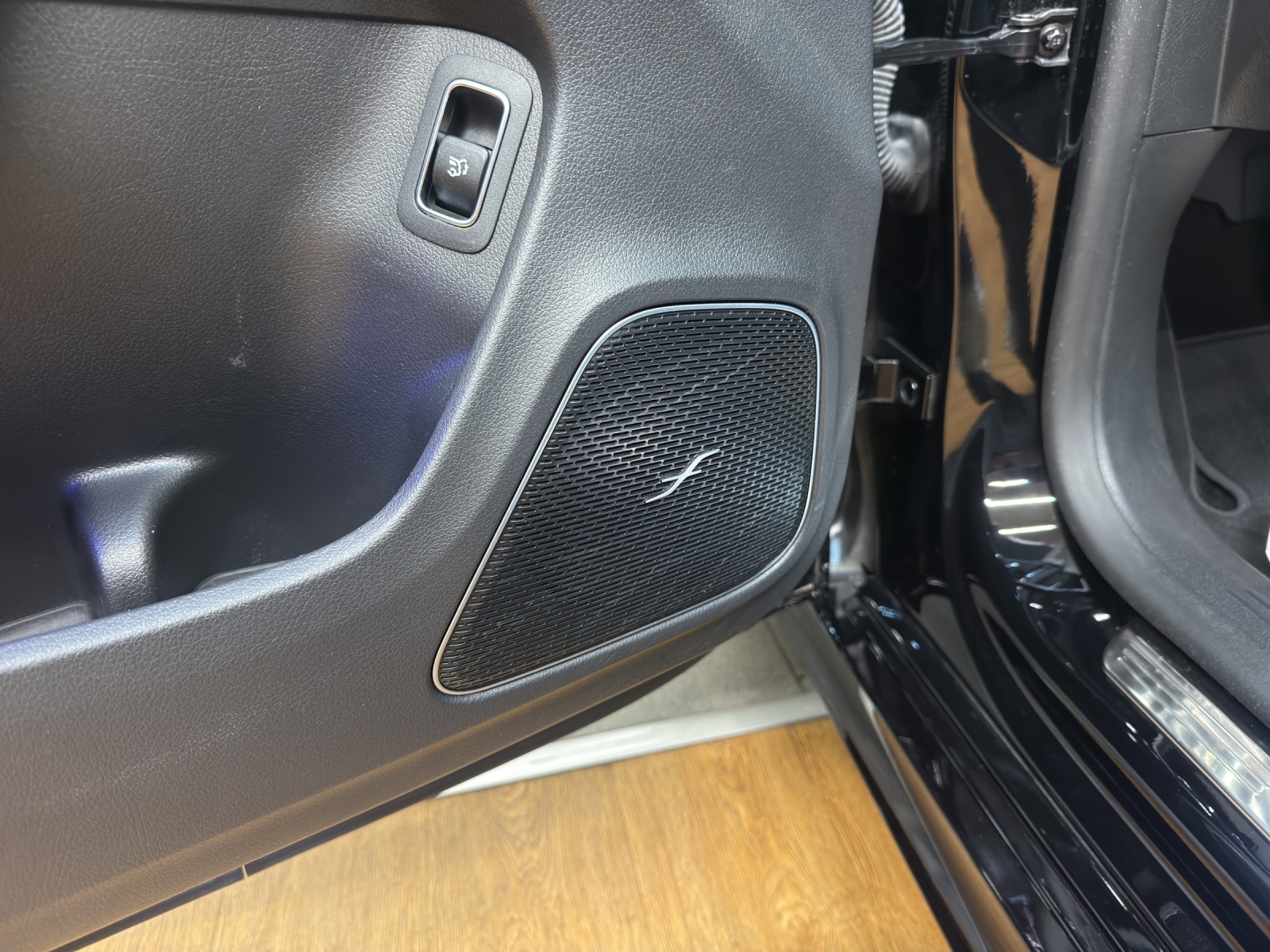 MERCEDES-BENZ CLA 35 4M - SB - AMG / DISTRONIC / 360 Grad Kamera / Panorama-Dach-image-15