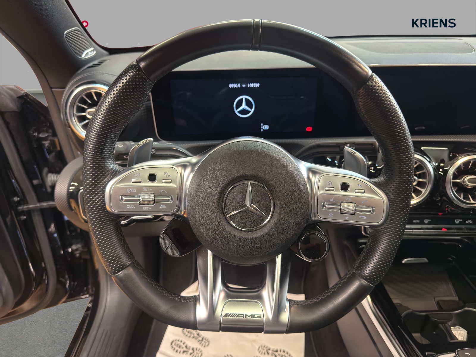 MERCEDES-BENZ CLA 35 4M - SB - AMG / DISTRONIC / 360 Grad Kamera / Panorama-Dach-image-9