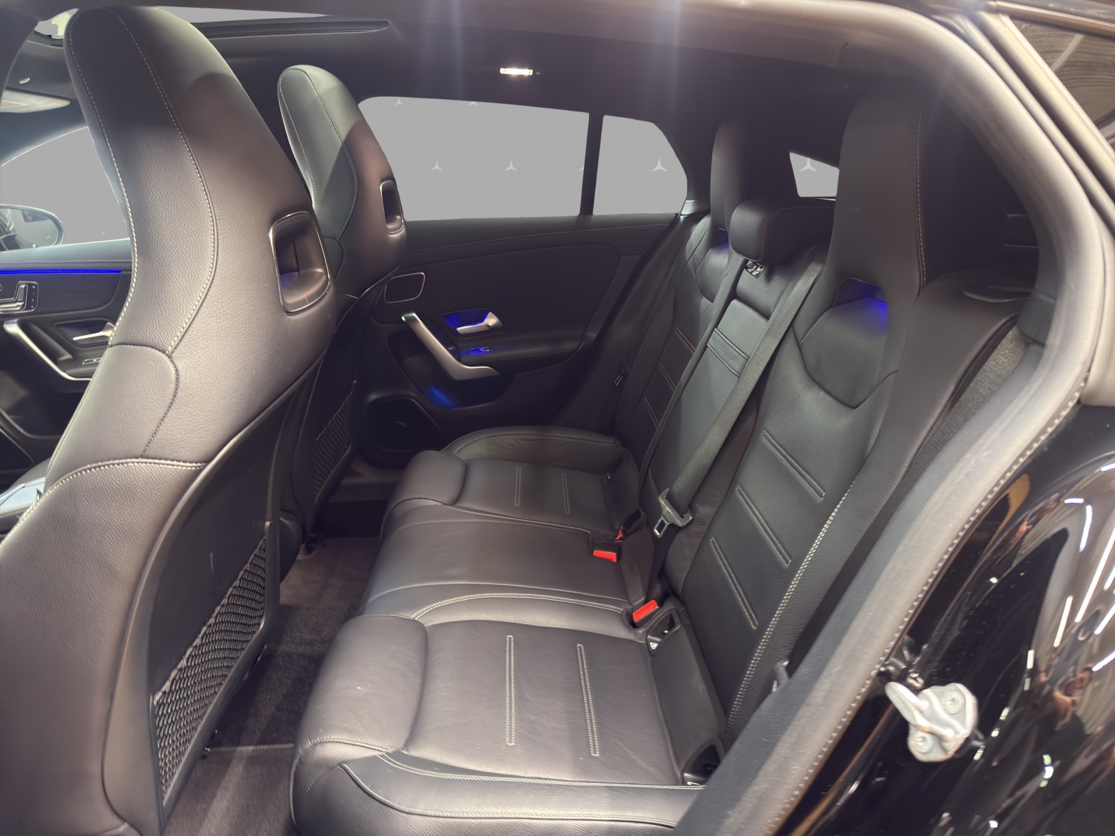 MERCEDES-BENZ CLA 35 4M - SB - AMG / DISTRONIC / 360 Grad Kamera / Panorama-Dach-image-13