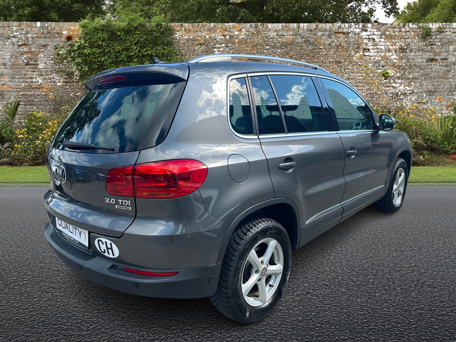 VW Tiguan 2.0 TDI BMT Cup R-Line 4Motion DSG-image-4