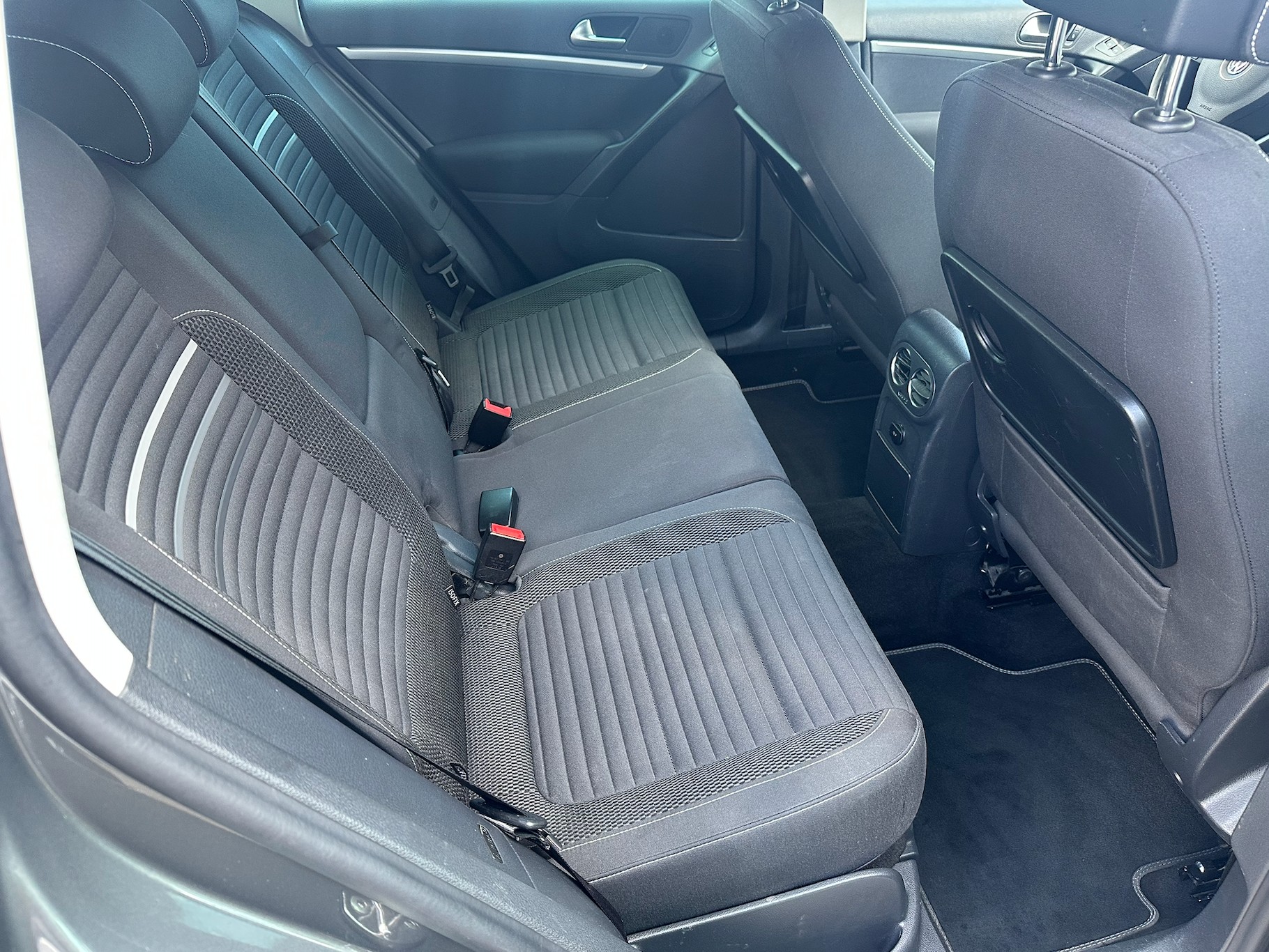 VW Tiguan 2.0 TDI BMT Cup R-Line 4Motion DSG-image-13