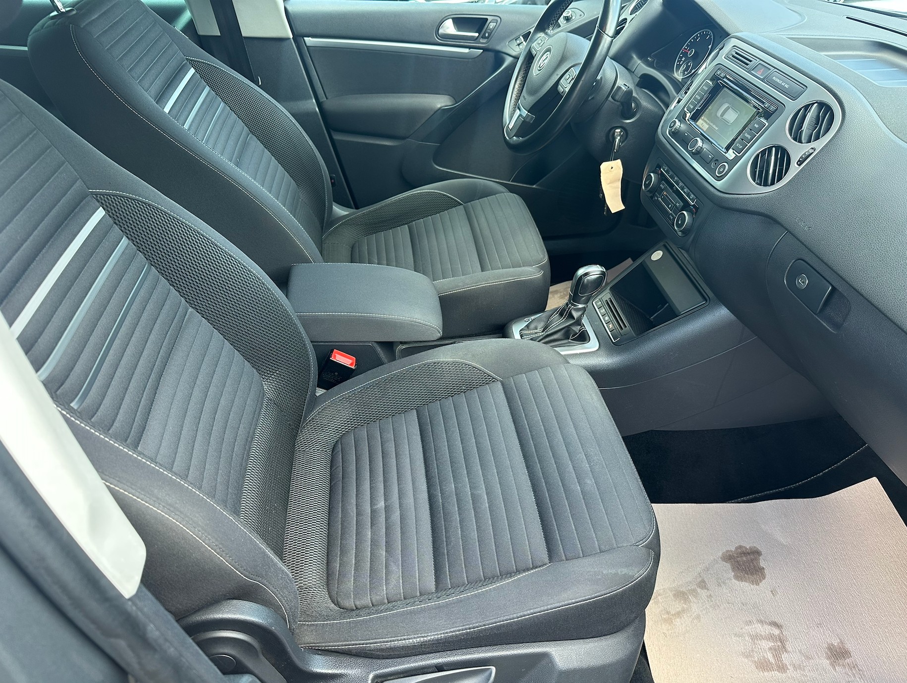 VW Tiguan 2.0 TDI BMT Cup R-Line 4Motion DSG-image-12