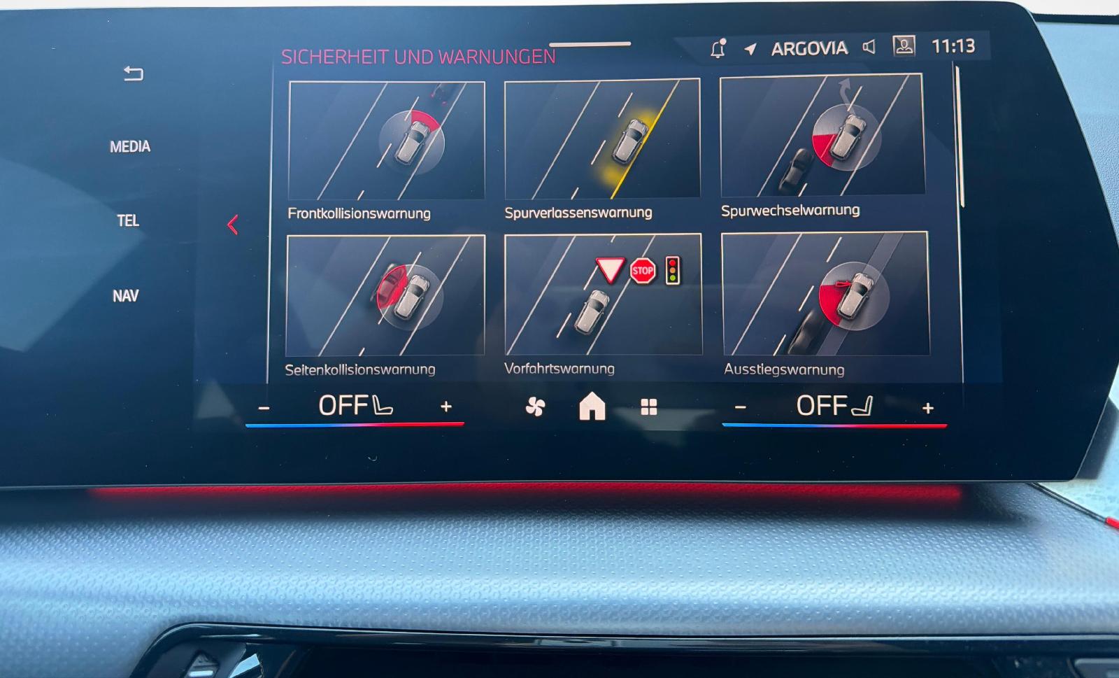 BMW X1 30e xDrive paddles-image-17