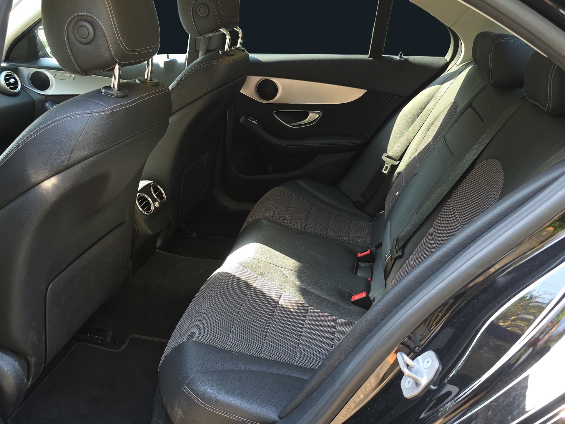 MERCEDES-BENZ C 180 Avantgarde-image-10