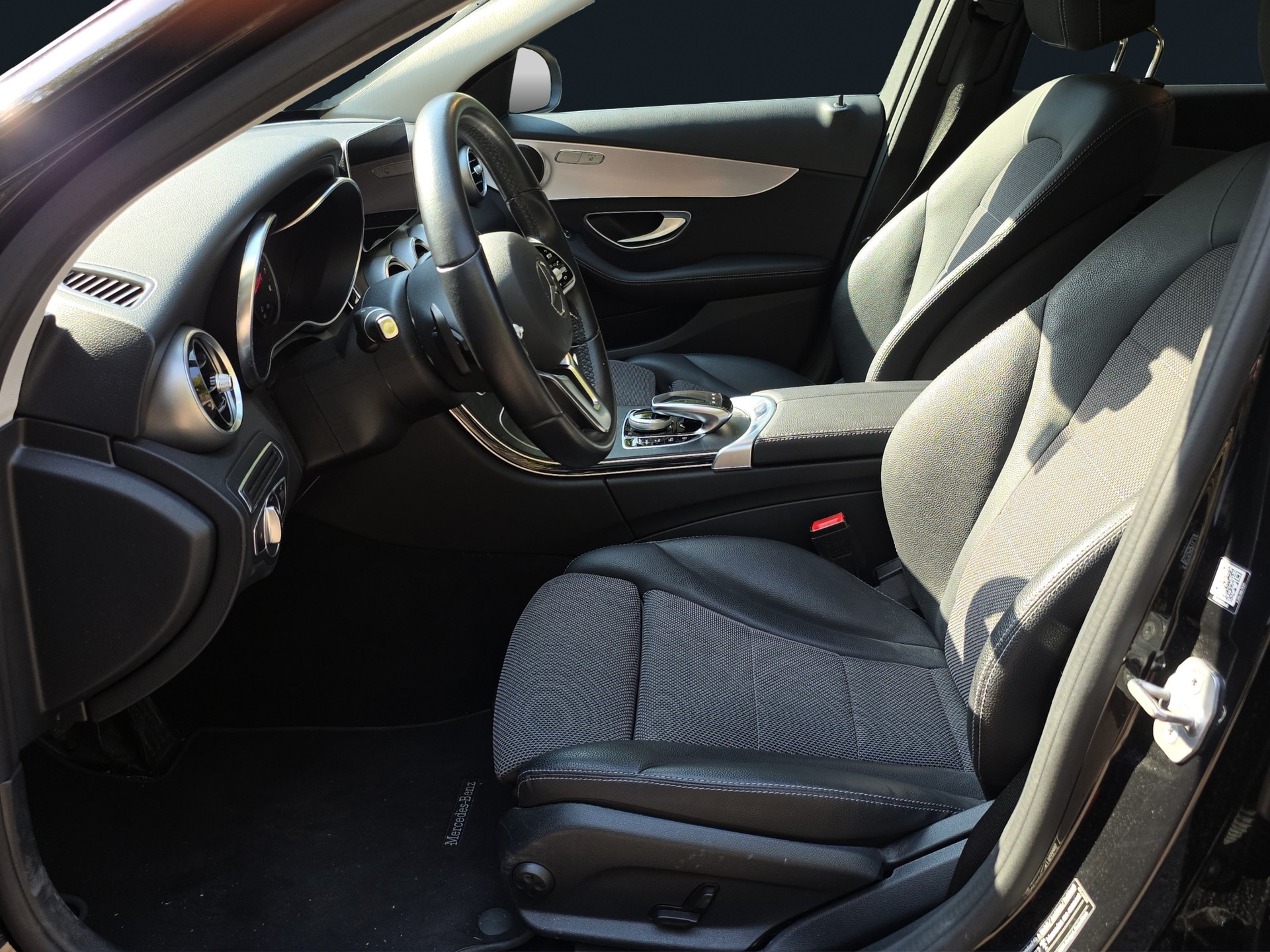 MERCEDES-BENZ C 180 Avantgarde-image-9