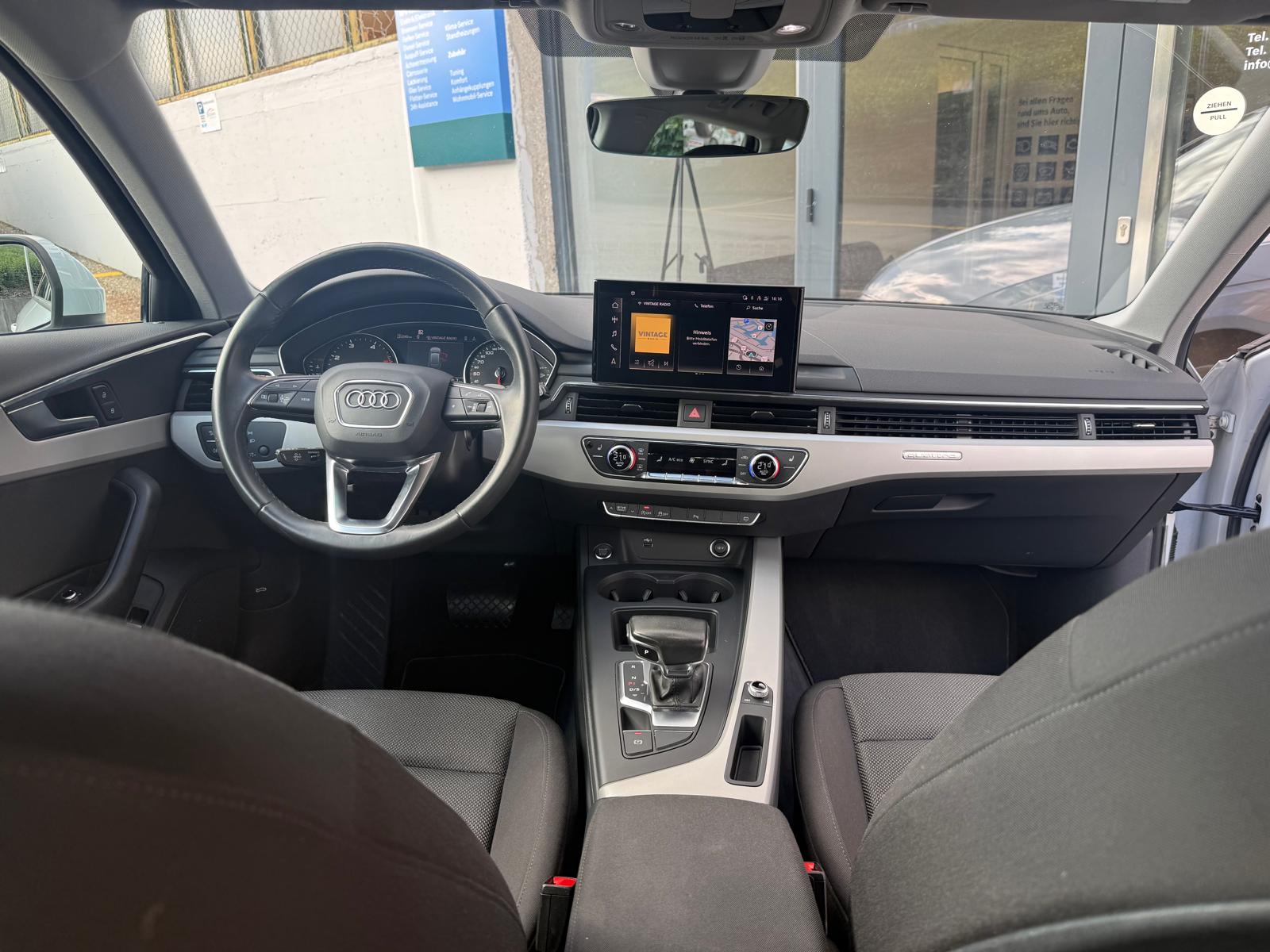 AUDI A4 Avant 40 TDI Attraction quattro S-tronic-image-5