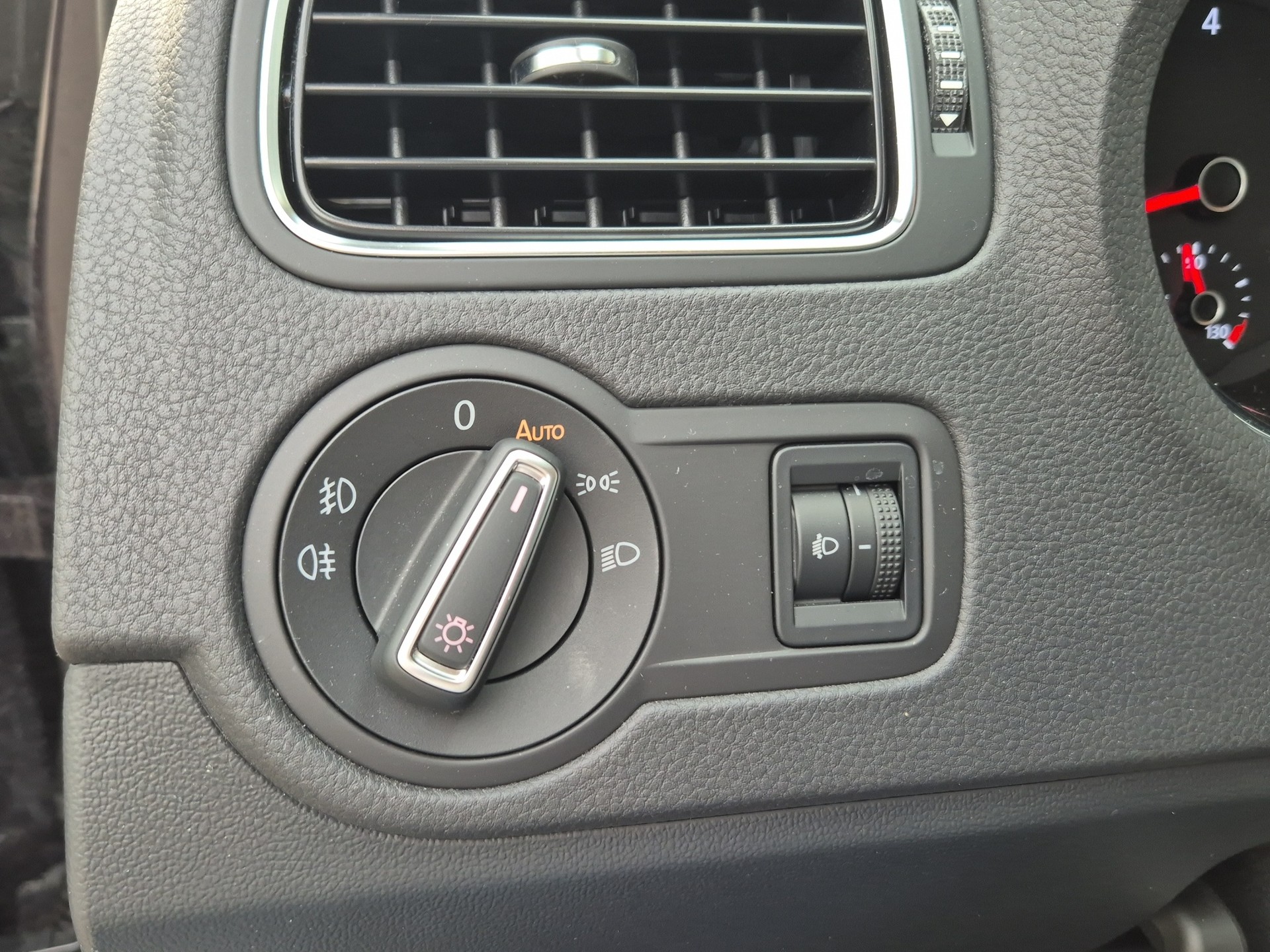 VW Polo 1.2 TSI BMT Lounge DSG-image-17