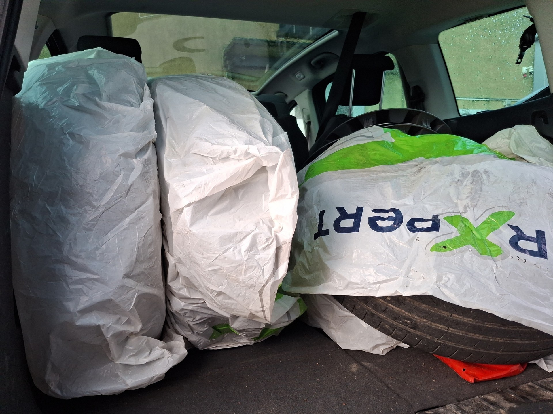 PEUGEOT 5008 1.6 16V T Allure-image-4