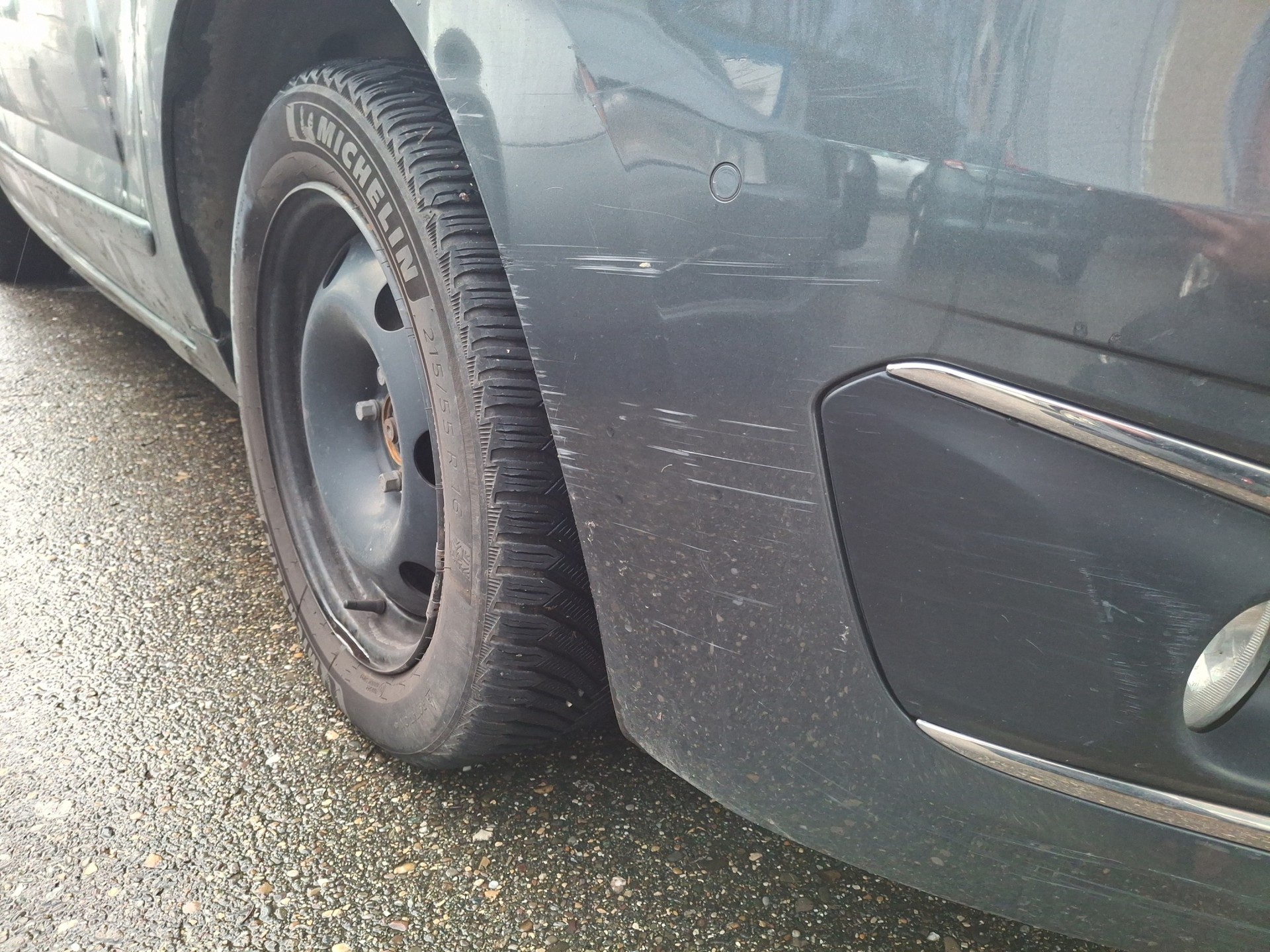 PEUGEOT 5008 1.6 16V T Allure-image-12