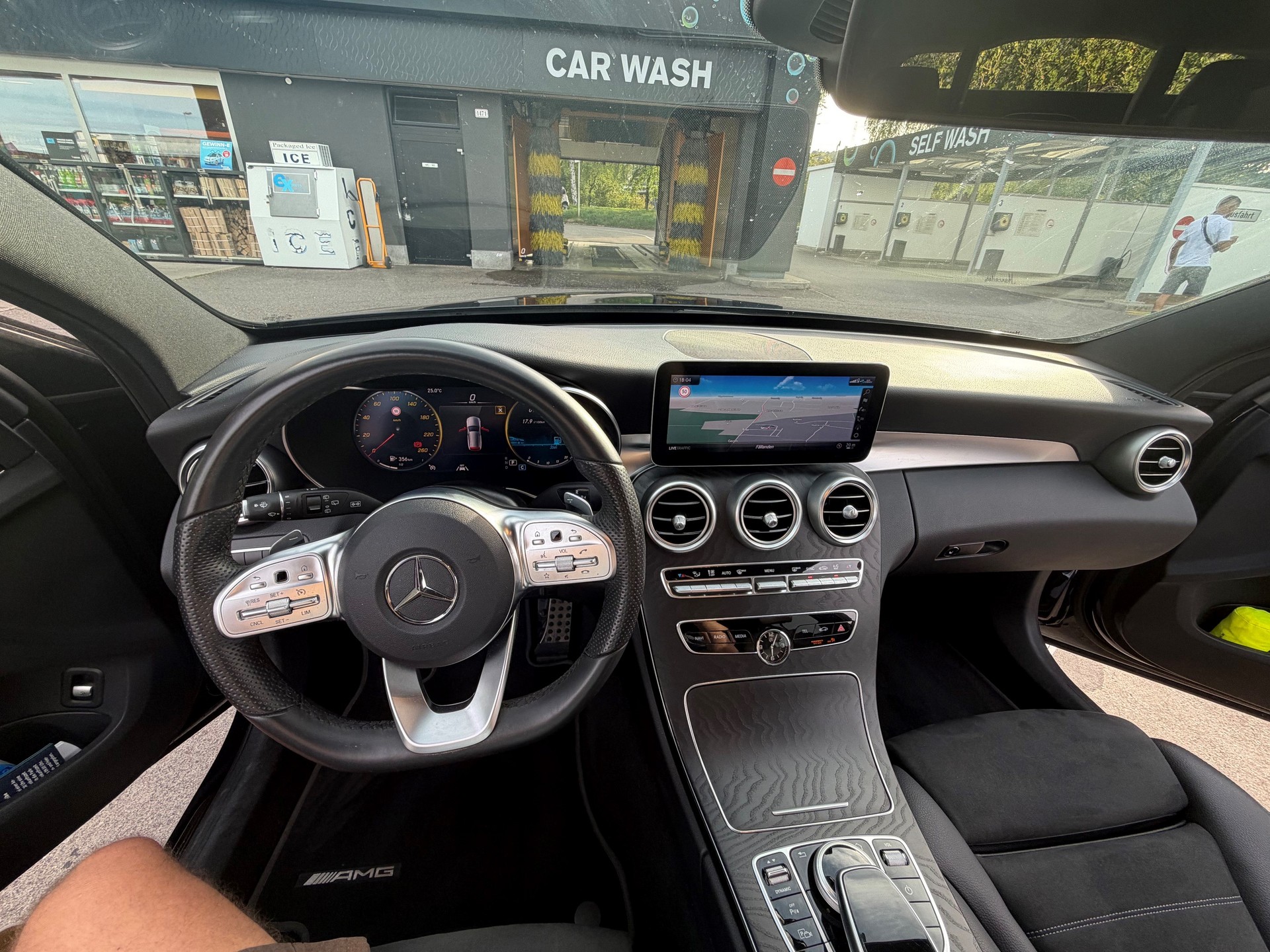 MERCEDES-BENZ C 220 d AMG Line 4matic-image-2