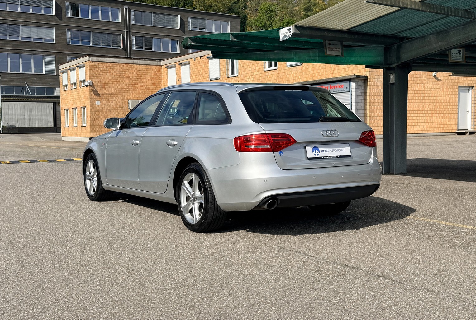 AUDI A4 Avant 2.0 TFSI quattro s-tronic-image-14
