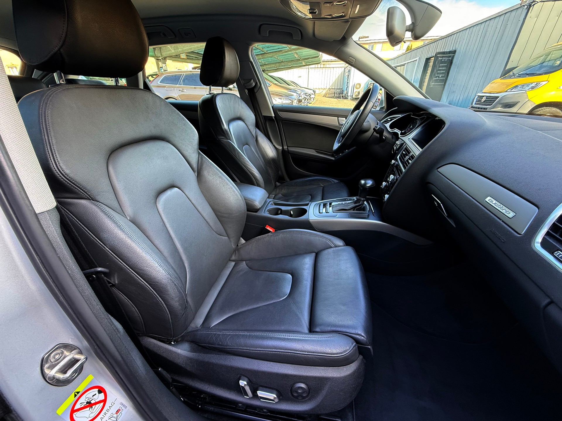AUDI A4 Avant 2.0 TFSI quattro s-tronic-image-8