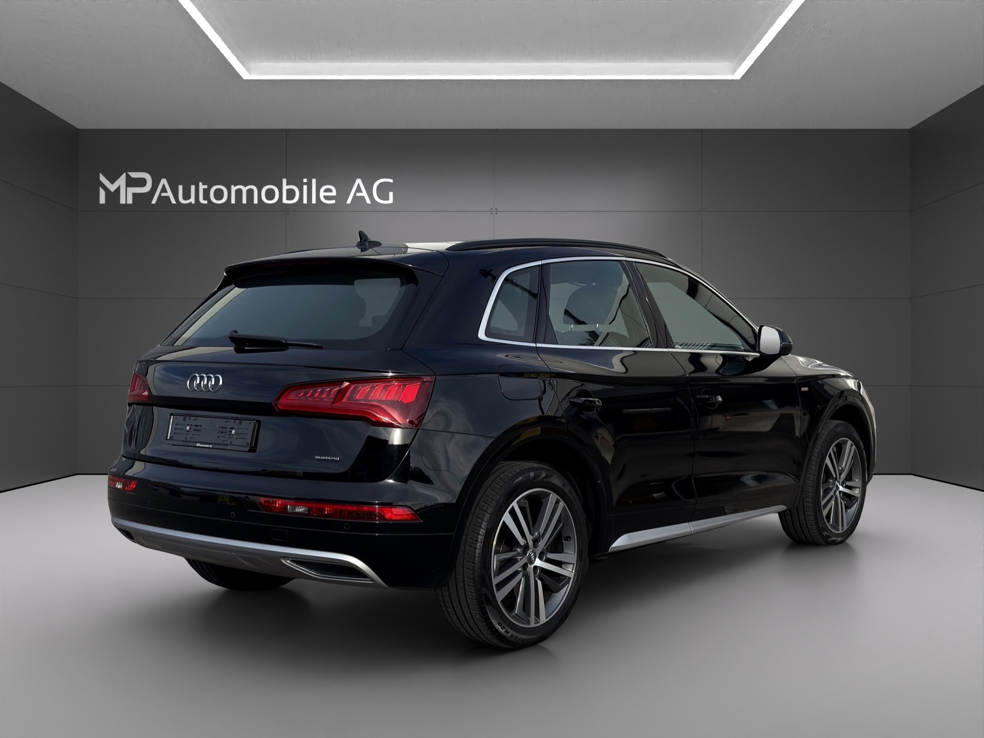AUDI Q5 2.0 TDI sport quattro S-tronic S Line-image-2