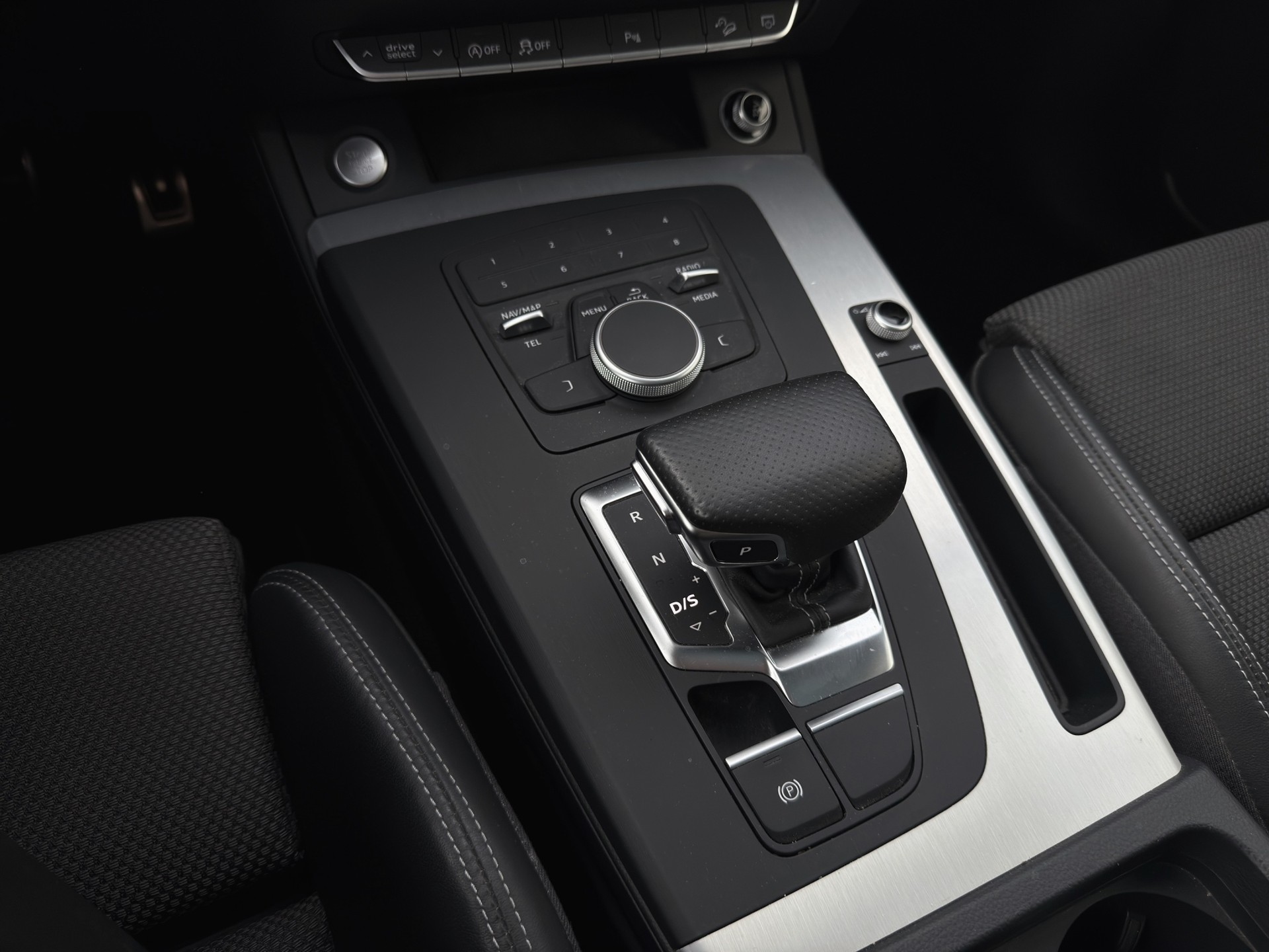 AUDI Q5 2.0 TDI sport quattro S-tronic S Line-image-13