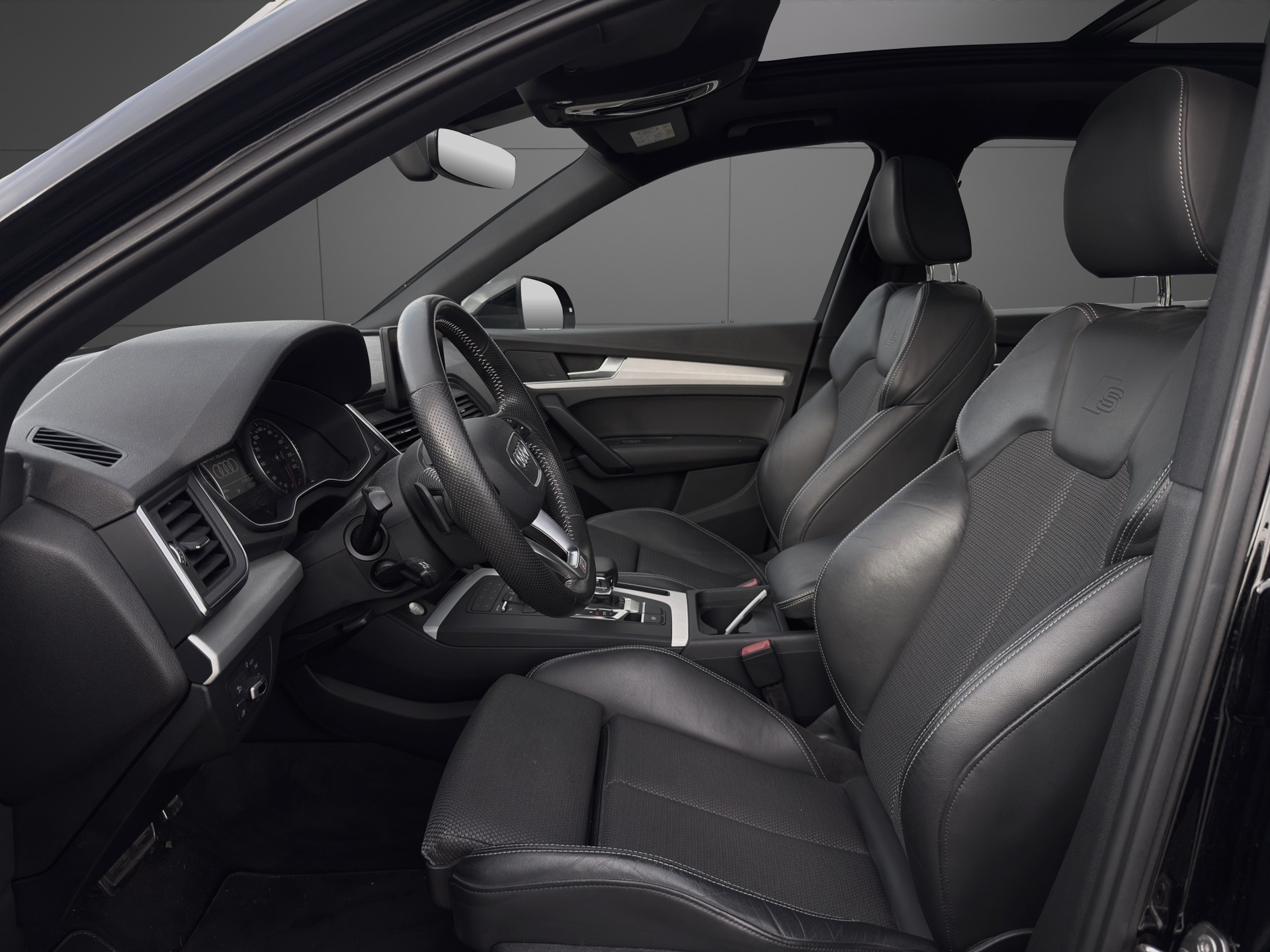 AUDI Q5 2.0 TDI sport quattro S-tronic S Line-image-5