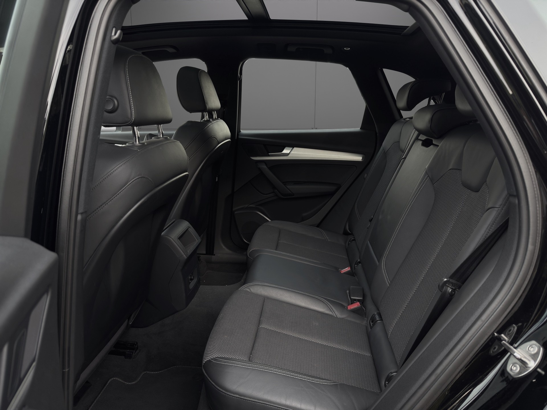 AUDI Q5 2.0 TDI sport quattro S-tronic S Line-image-7