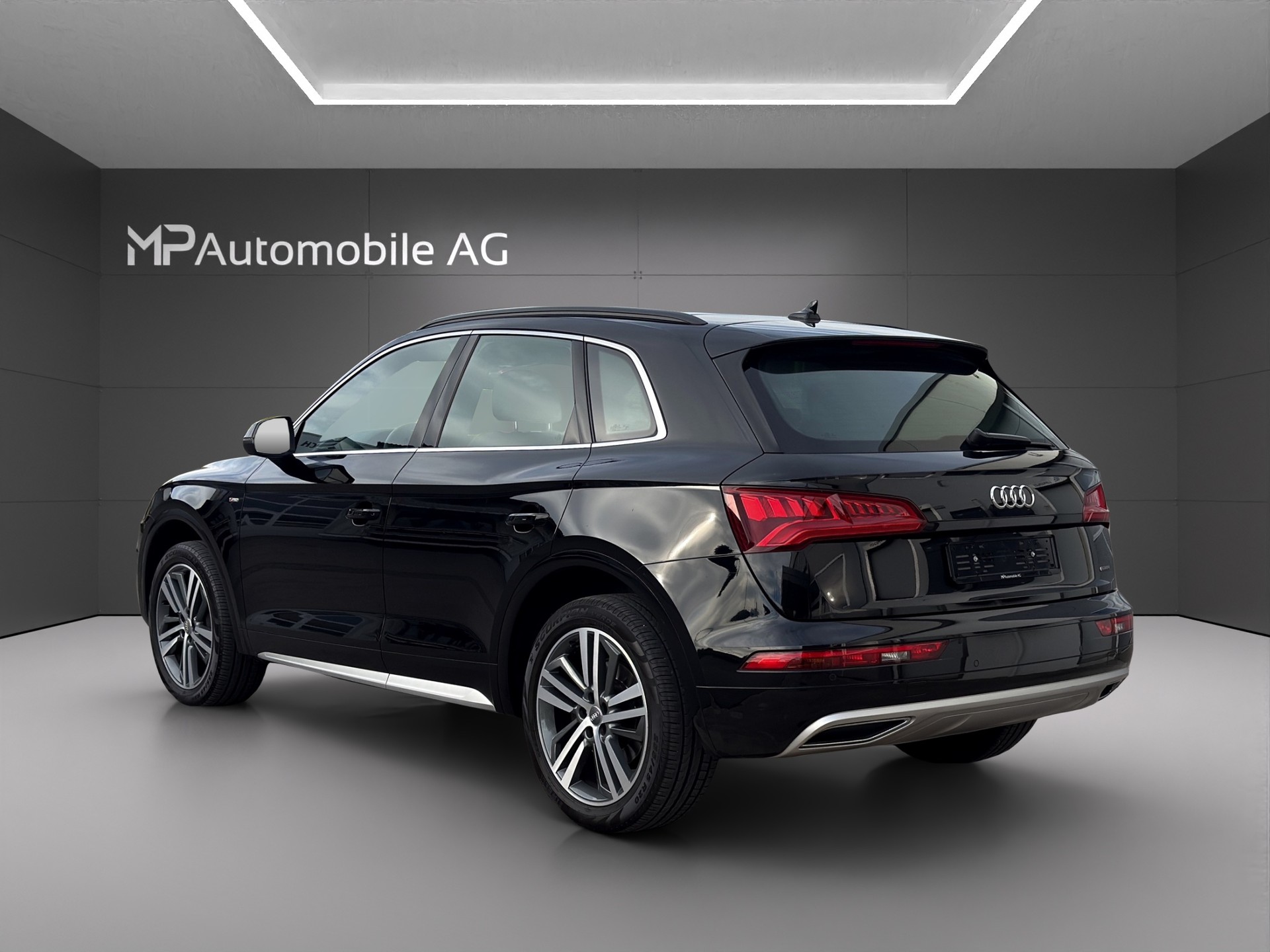 AUDI Q5 2.0 TDI sport quattro S-tronic S Line-image-4