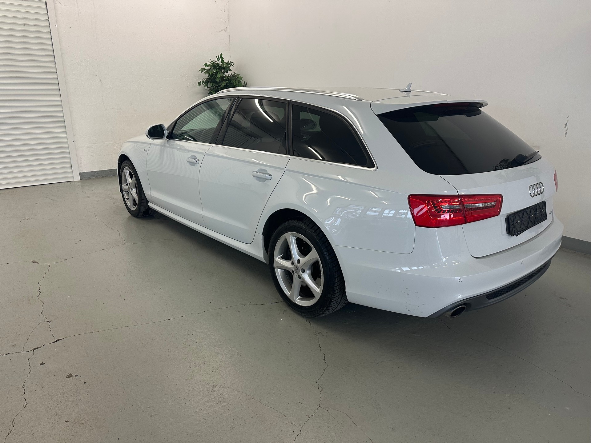 AUDI 3.0 V6 TDI 245 quattro S-Tr.-image-3