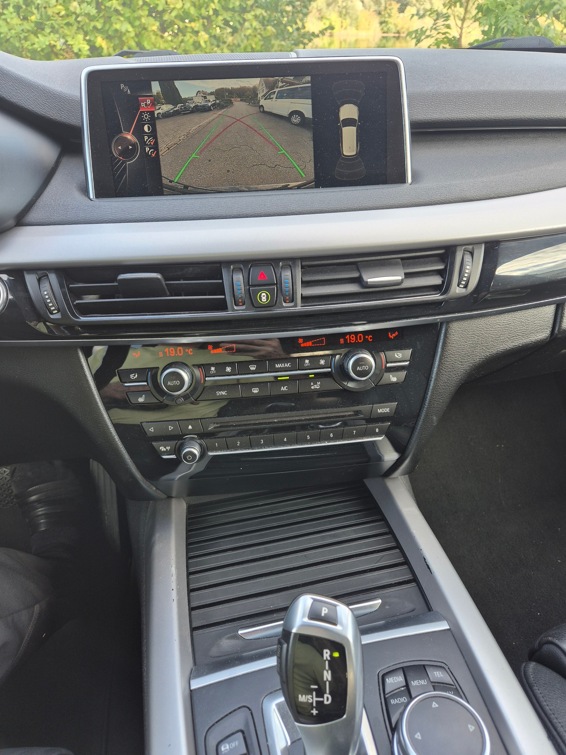 BMW X5 xDrive 30d Steptronic-image-13