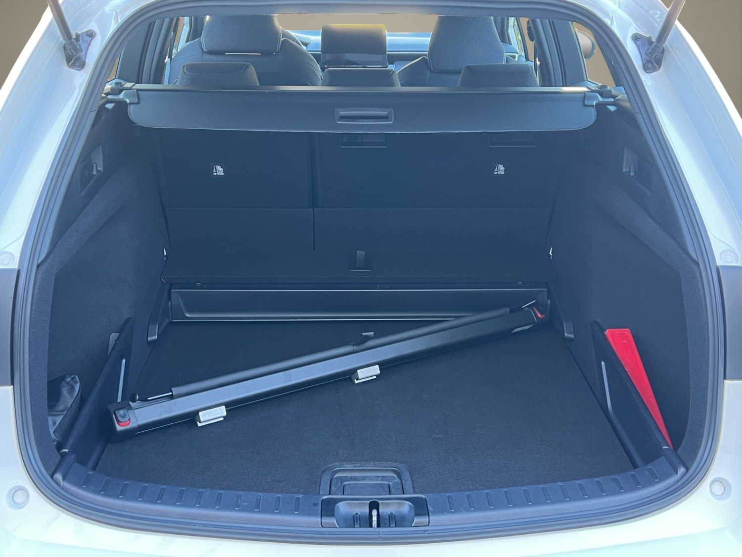 TOYOTA Corolla Touring Sports 1.8 HSD Comfort-image-11