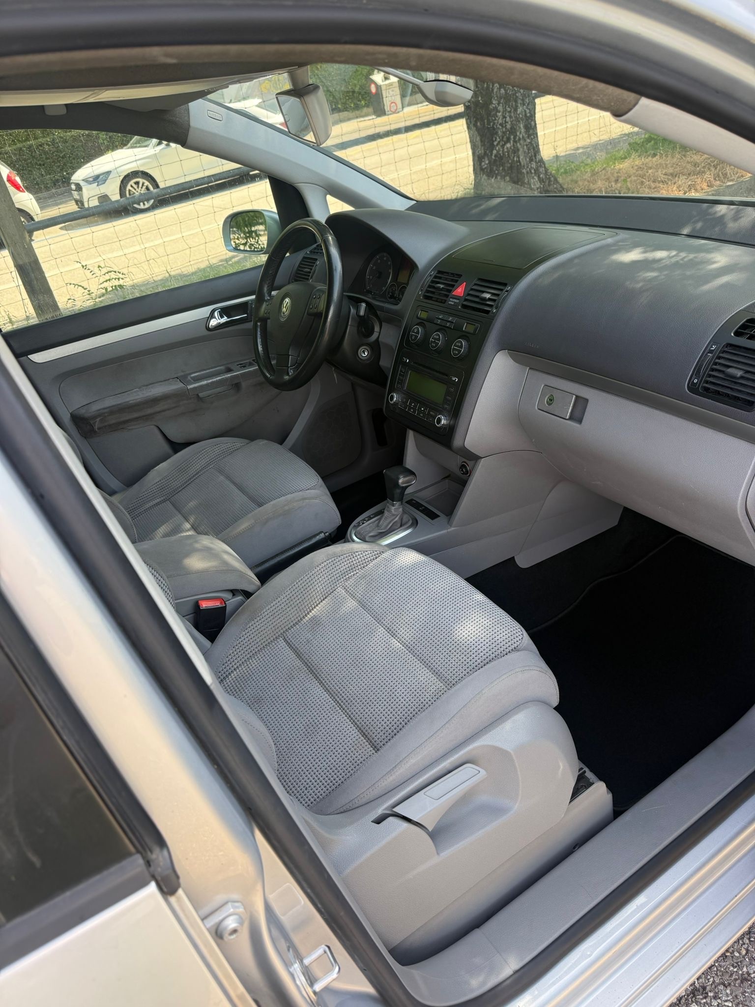 VW 7 place Automatique 2.0 essence-image-9