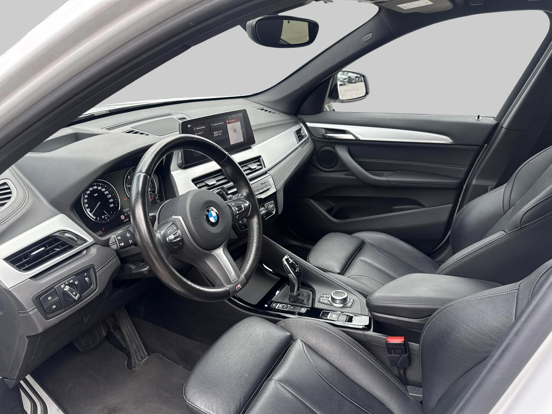 BMW X1 xDrive 20d M Sport-image-7