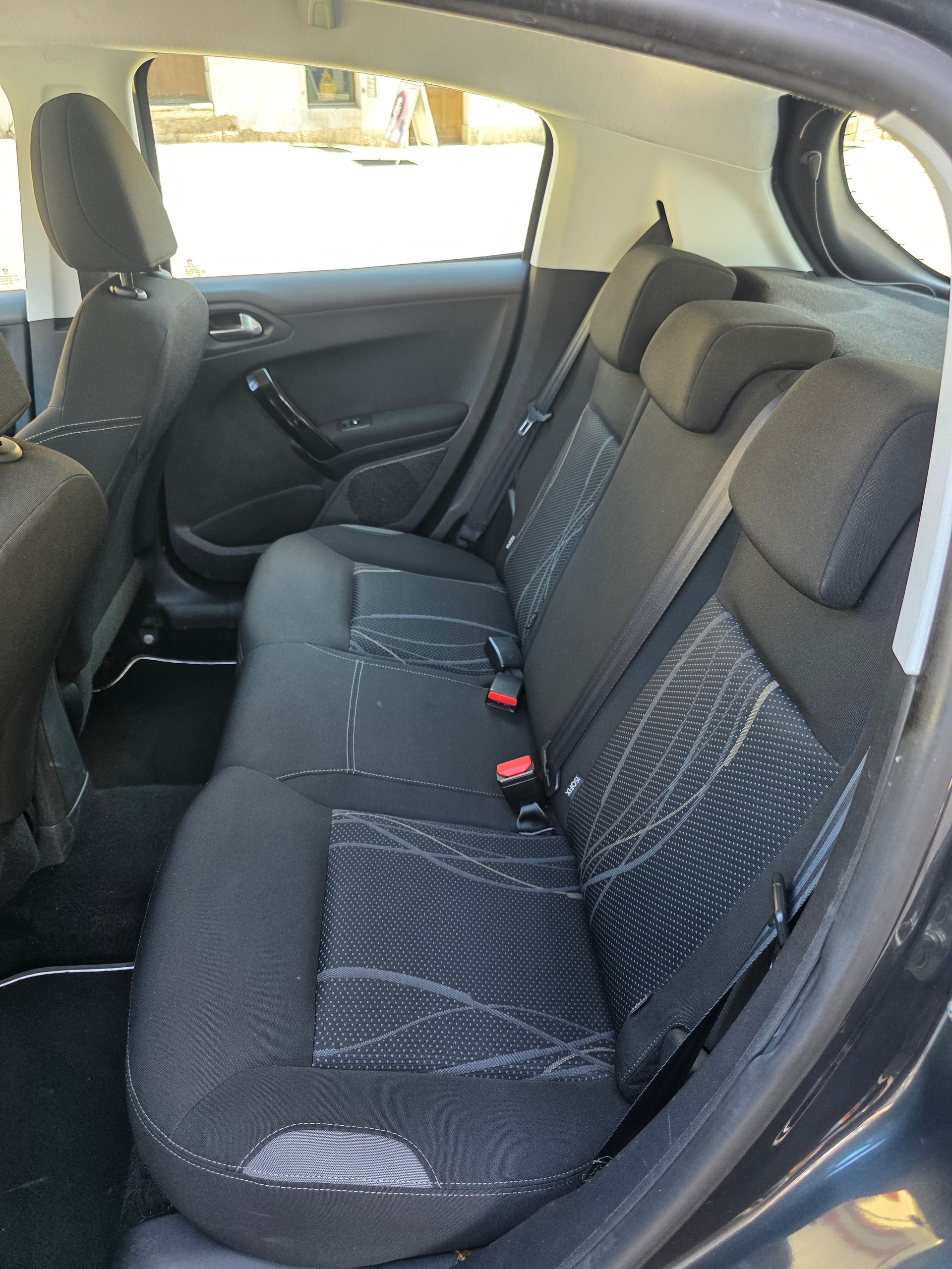 PEUGEOT 208 1.2 VTI Active-image-9
