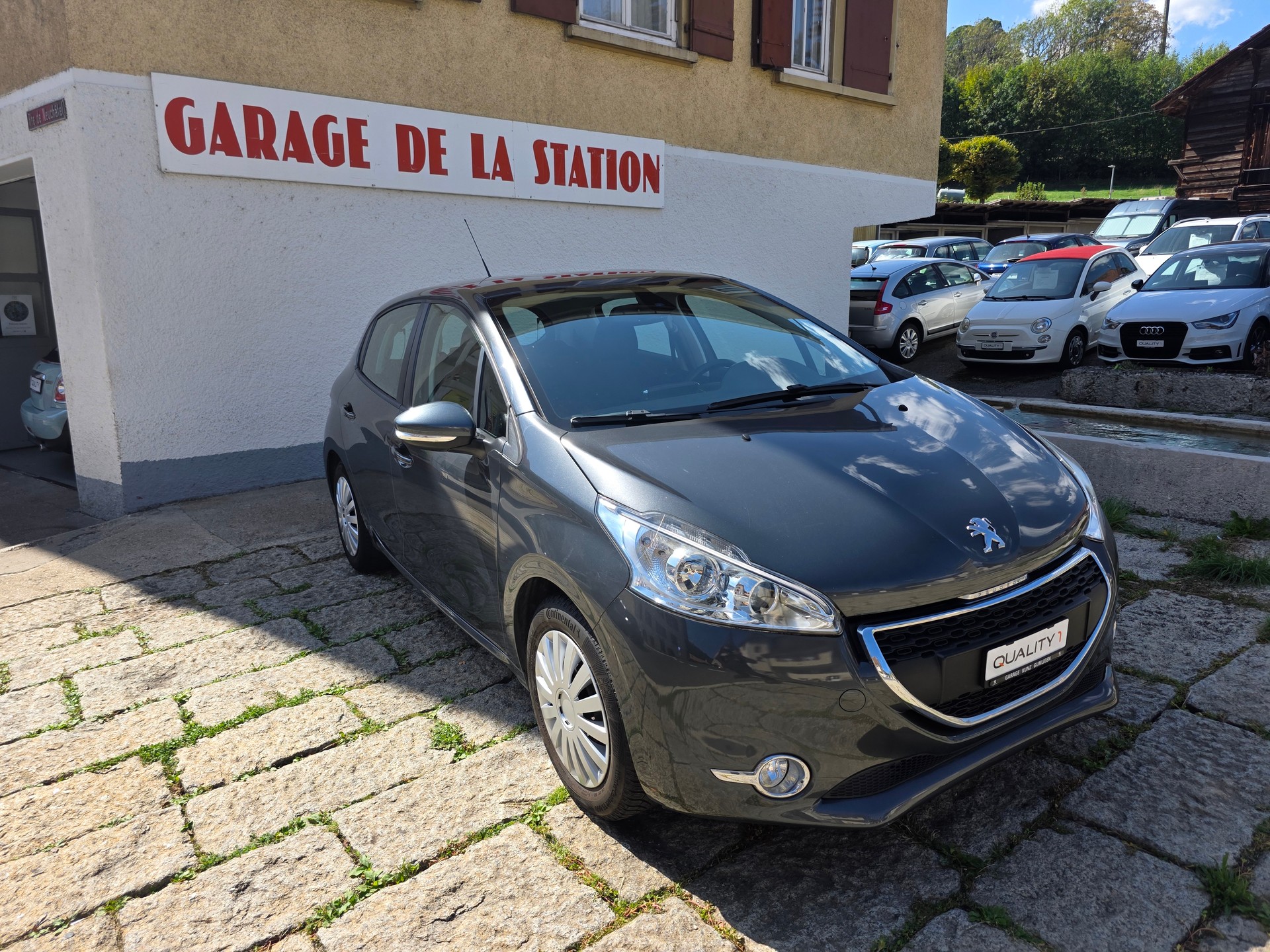 PEUGEOT 208 1.2 VTI Active-image-2