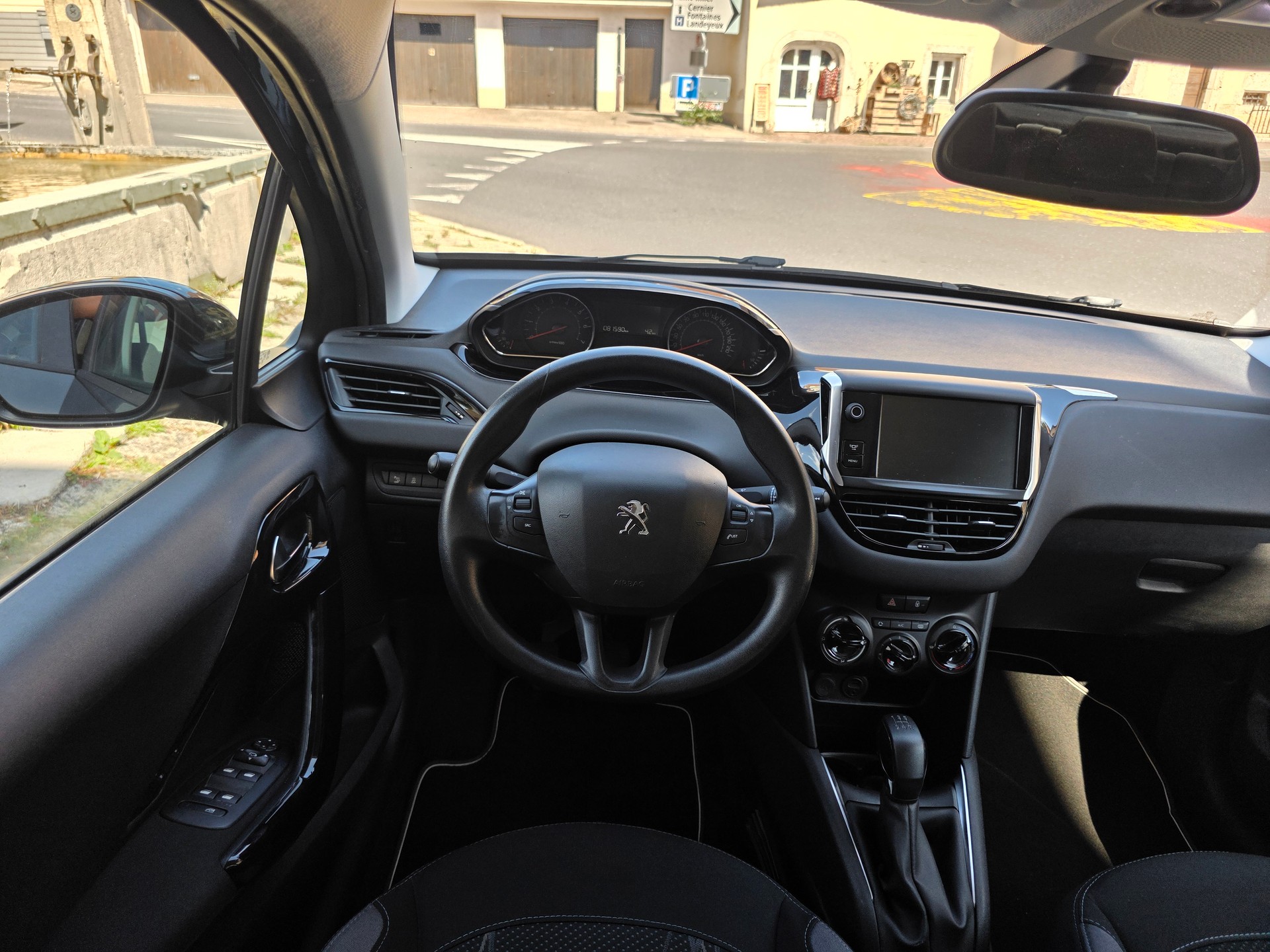 PEUGEOT 208 1.2 VTI Active-image-6