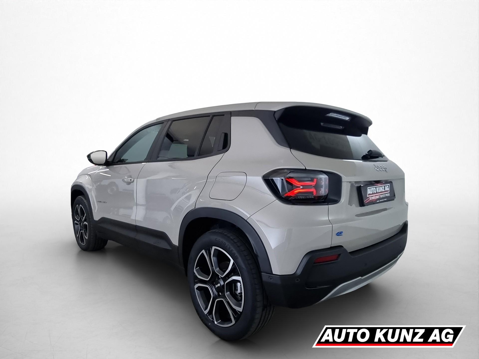 JEEP Avenger Summit 54kWh-showroom-element-3