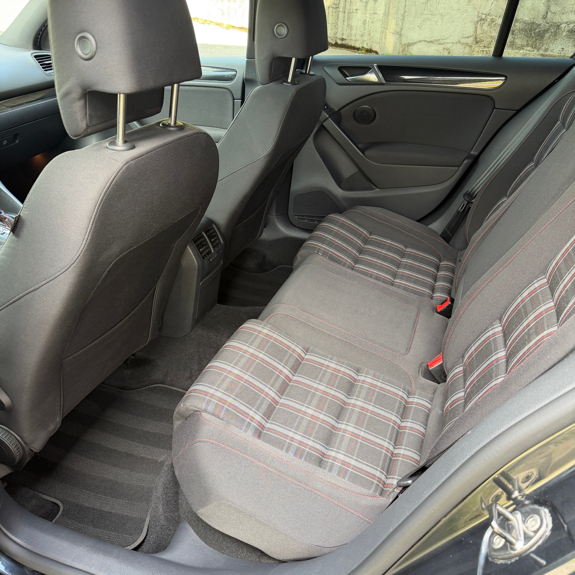 VW Golf 2.0 TSI GTI DSG-image-11