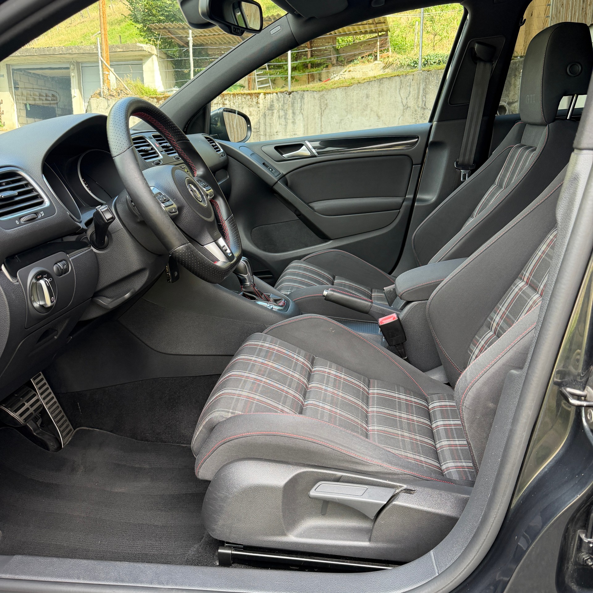 VW Golf 2.0 TSI GTI DSG-image-8