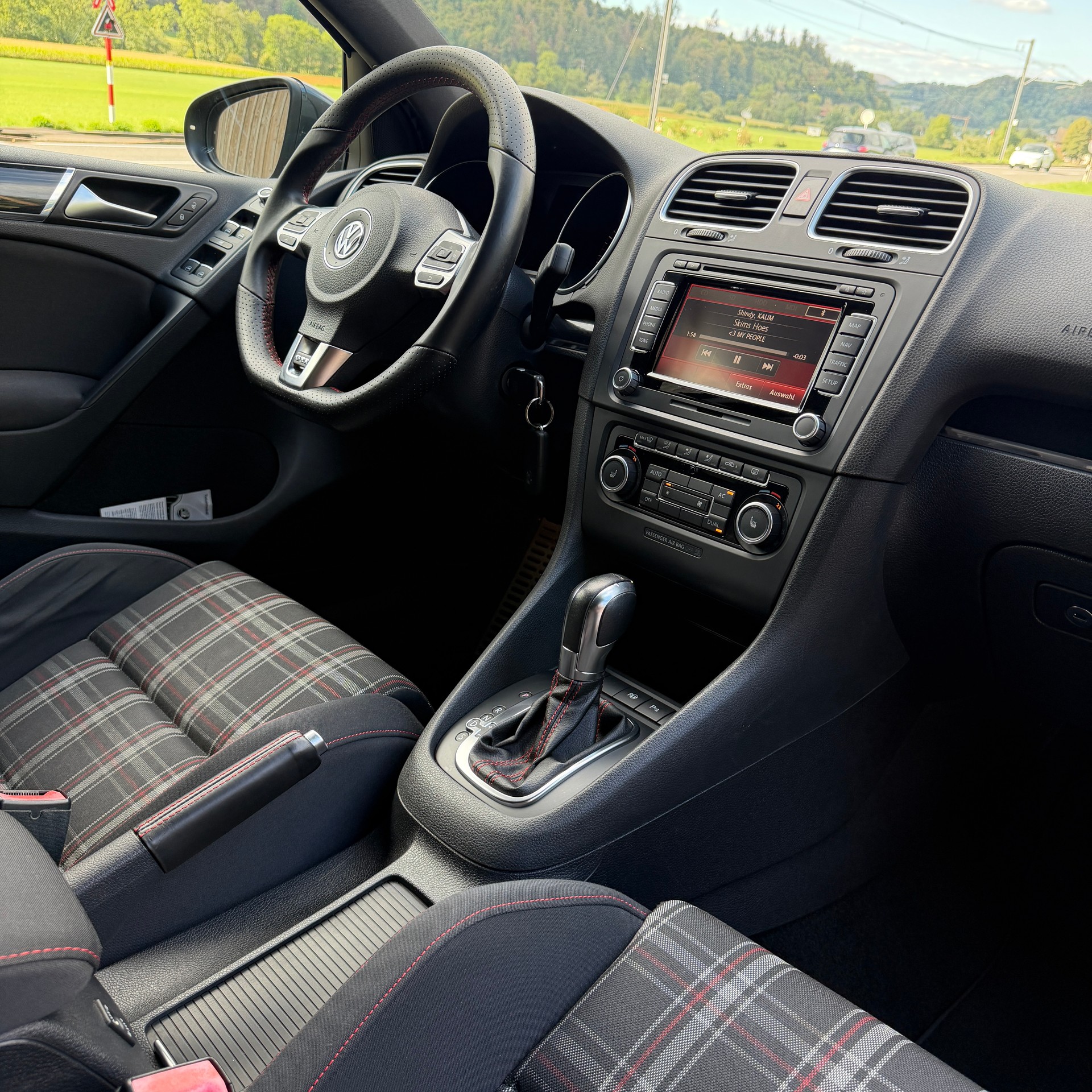VW Golf 2.0 TSI GTI DSG-image-13