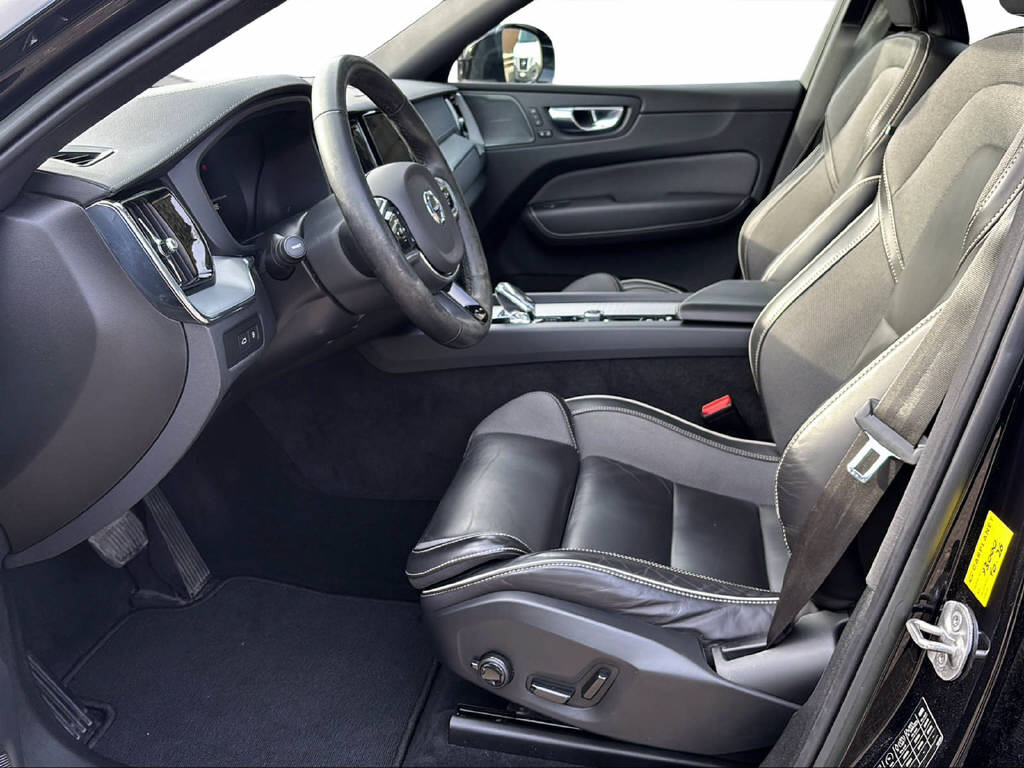 VOLVO XC60 2.0 T8 TE Ultimate Bright-image-10
