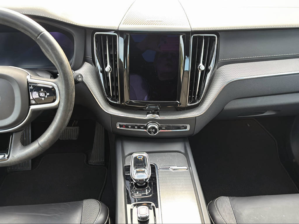 VOLVO XC60 2.0 T8 TE Ultimate Bright-image-9
