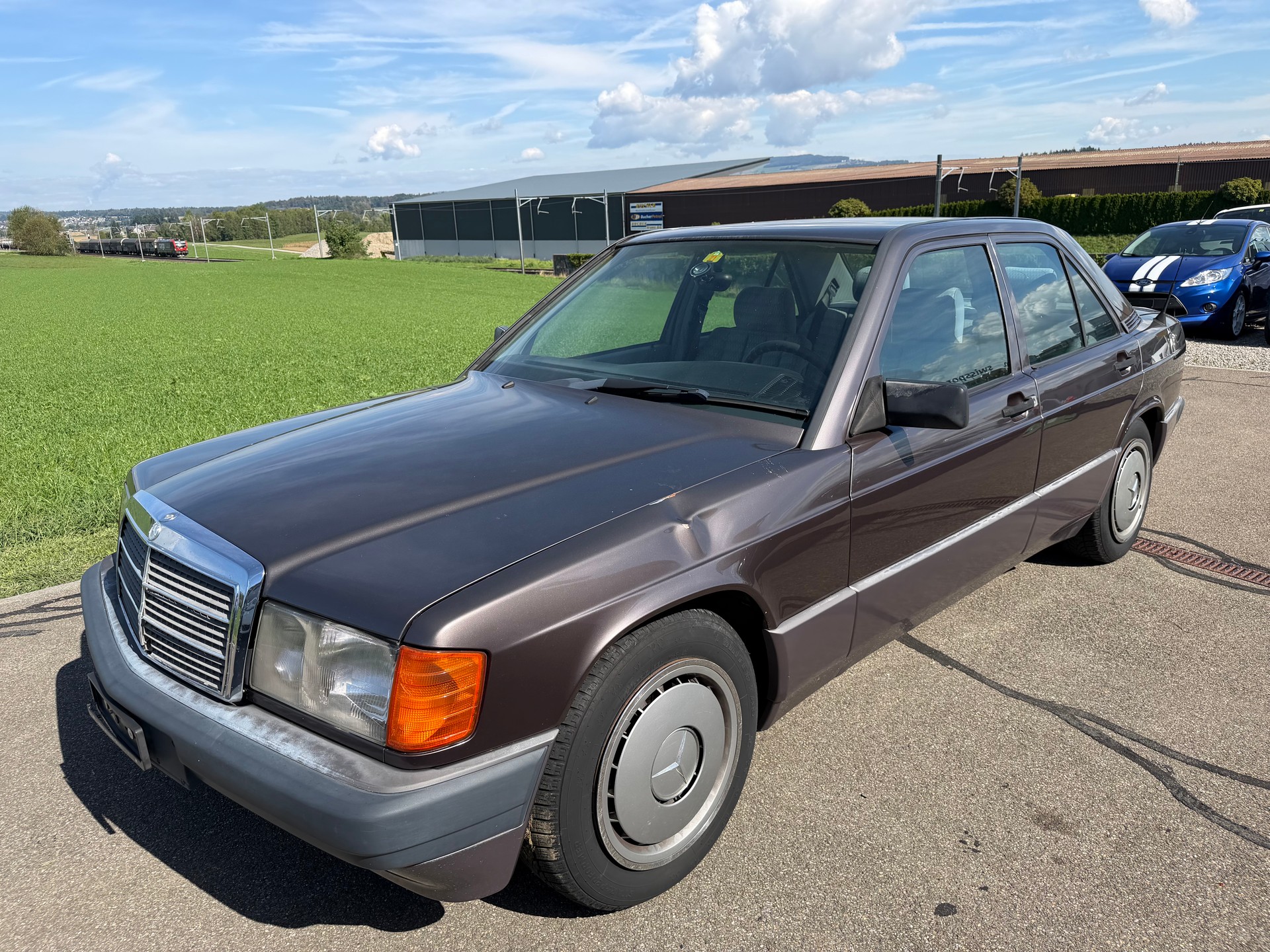 MERCEDES-BENZ 190 E 1.8 Avantgarde-image-9