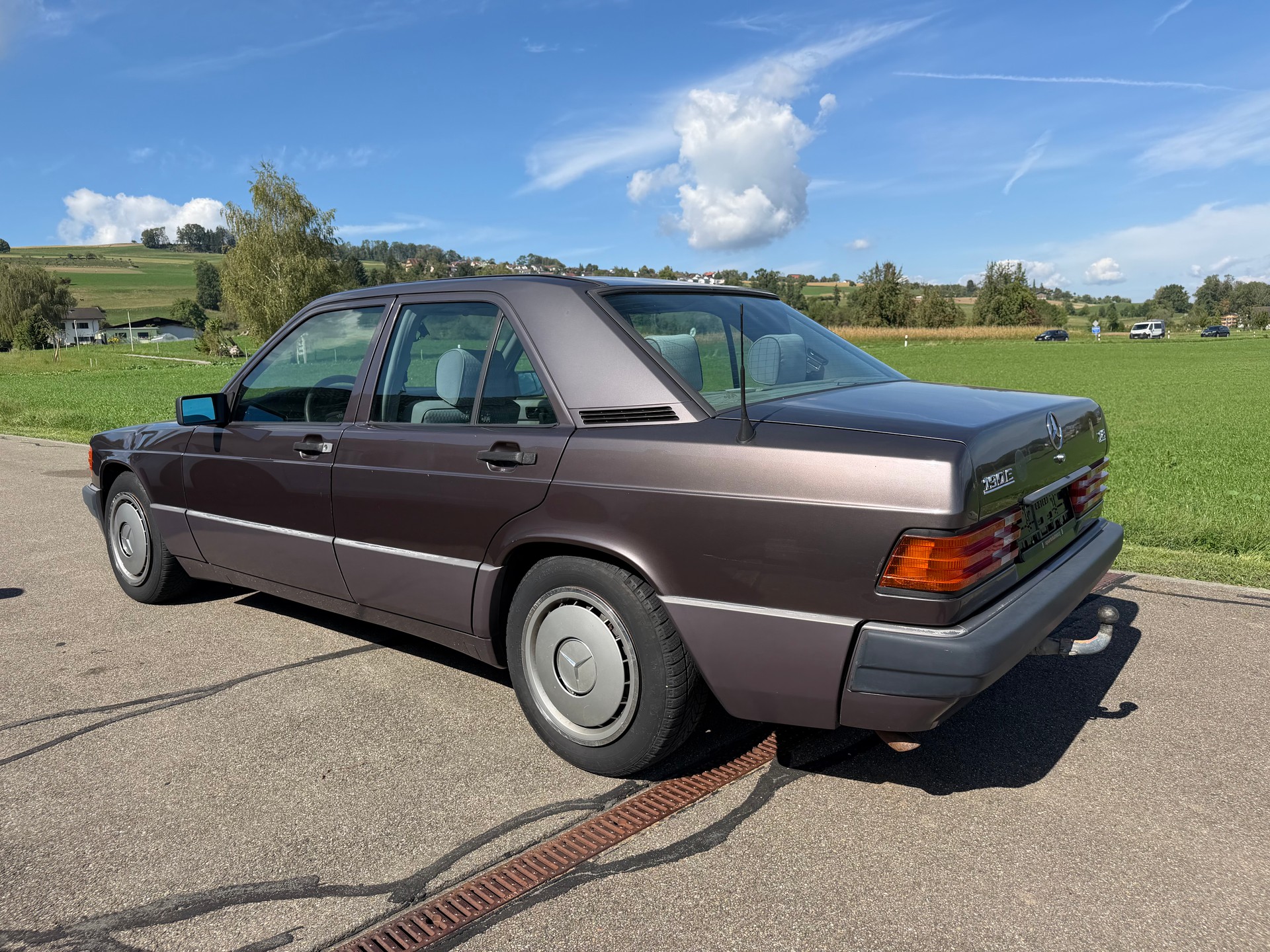 MERCEDES-BENZ 190 E 1.8 Avantgarde-image-1