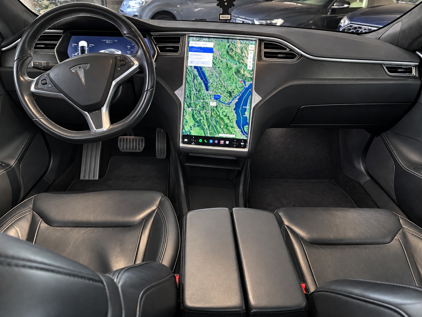 TESLA Model S 85 D-image-6