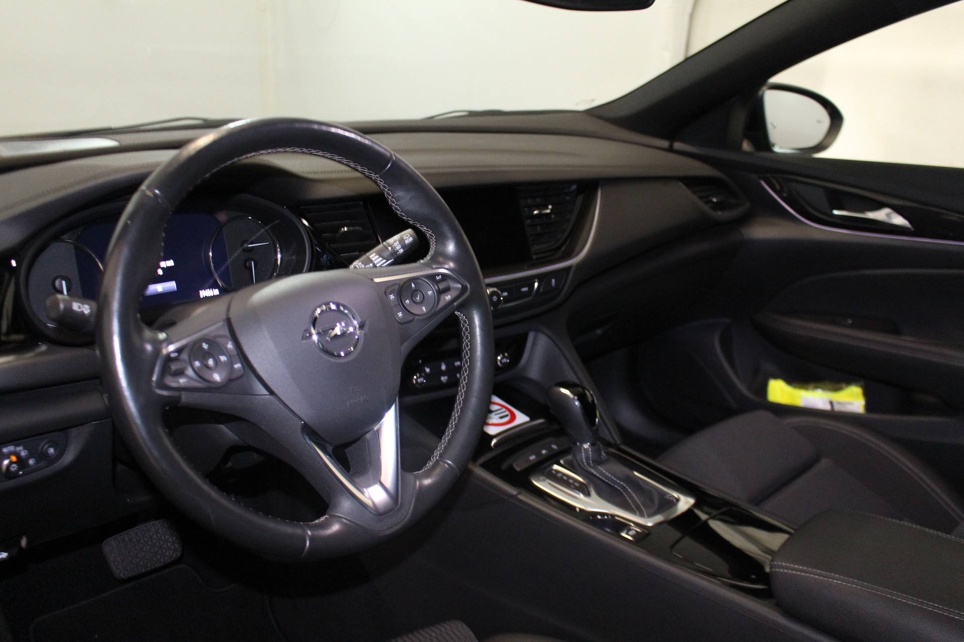 OPEL Insignia Sports Tourer 2.0 T Elegance-image-11