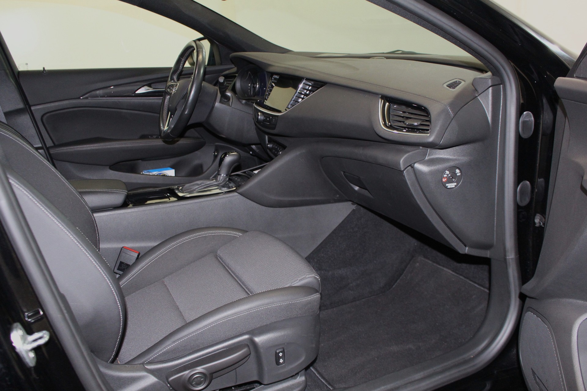 OPEL Insignia Sports Tourer 2.0 T Elegance-image-10