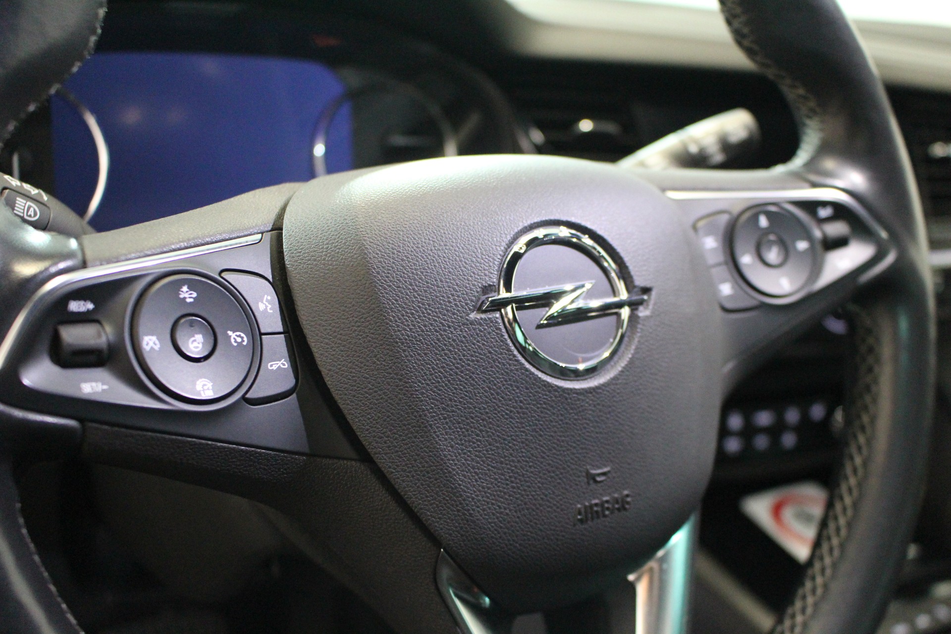 OPEL Insignia Sports Tourer 2.0 T Elegance-image-13