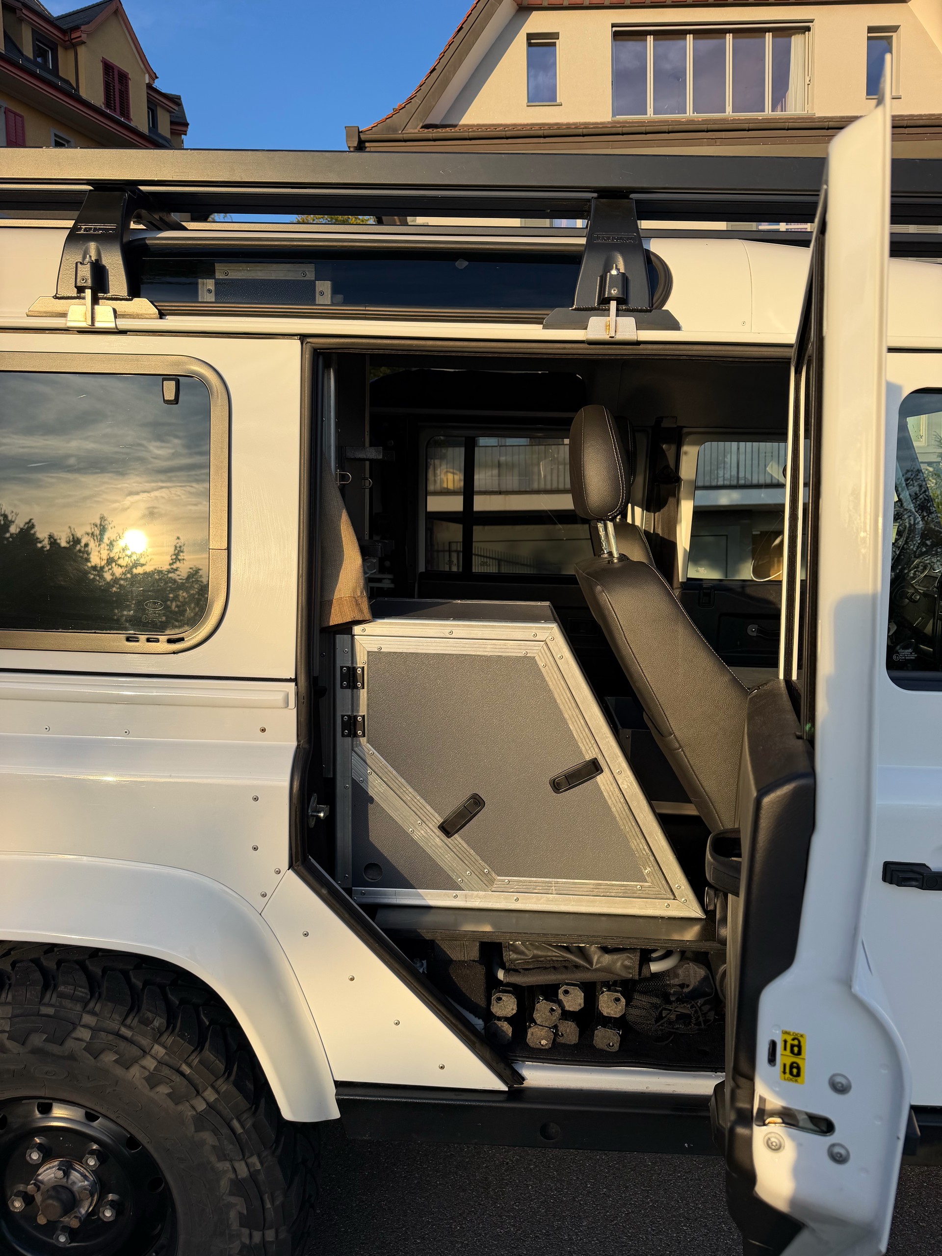LAND ROVER 2.2 TD4 SW SE-image-9