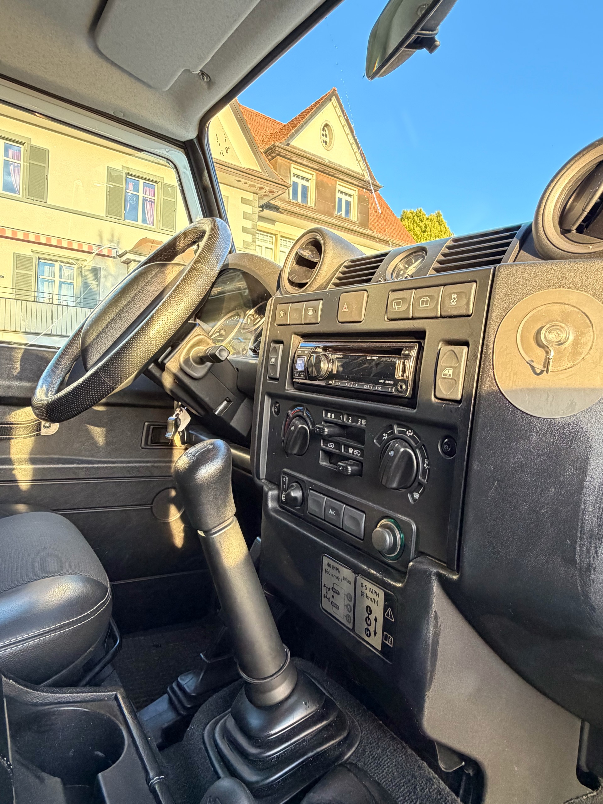 LAND ROVER 2.2 TD4 SW SE-image-11
