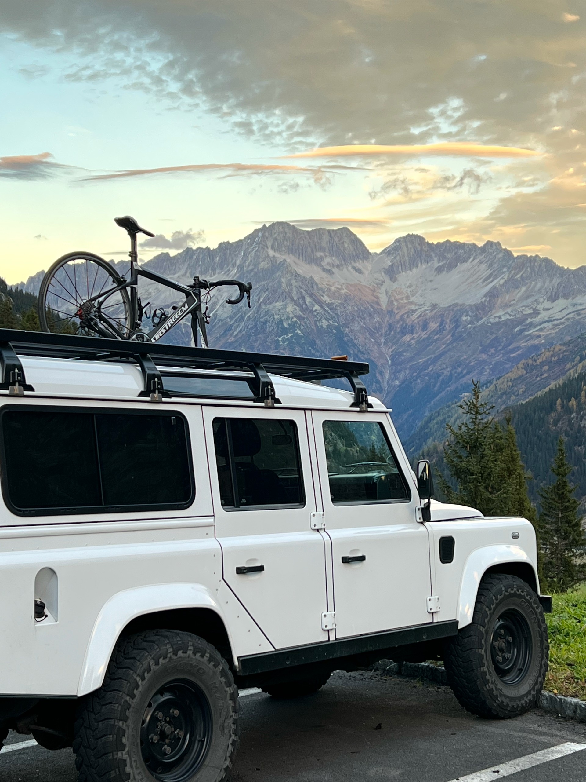 LAND ROVER 2.2 TD4 SW SE-image-0