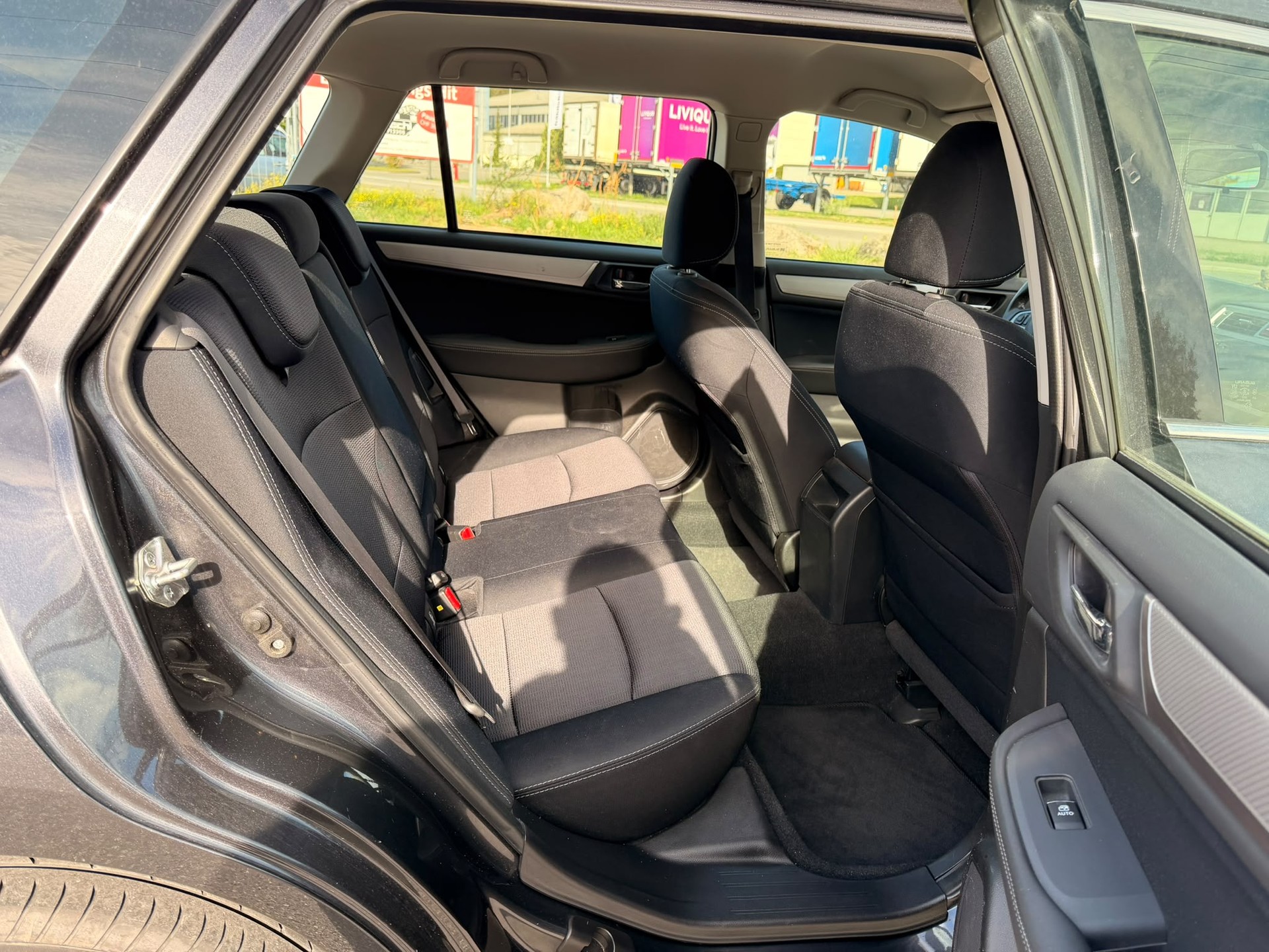 SUBARU Outback 2.0D Luxury AWD Lineartronic-image-8