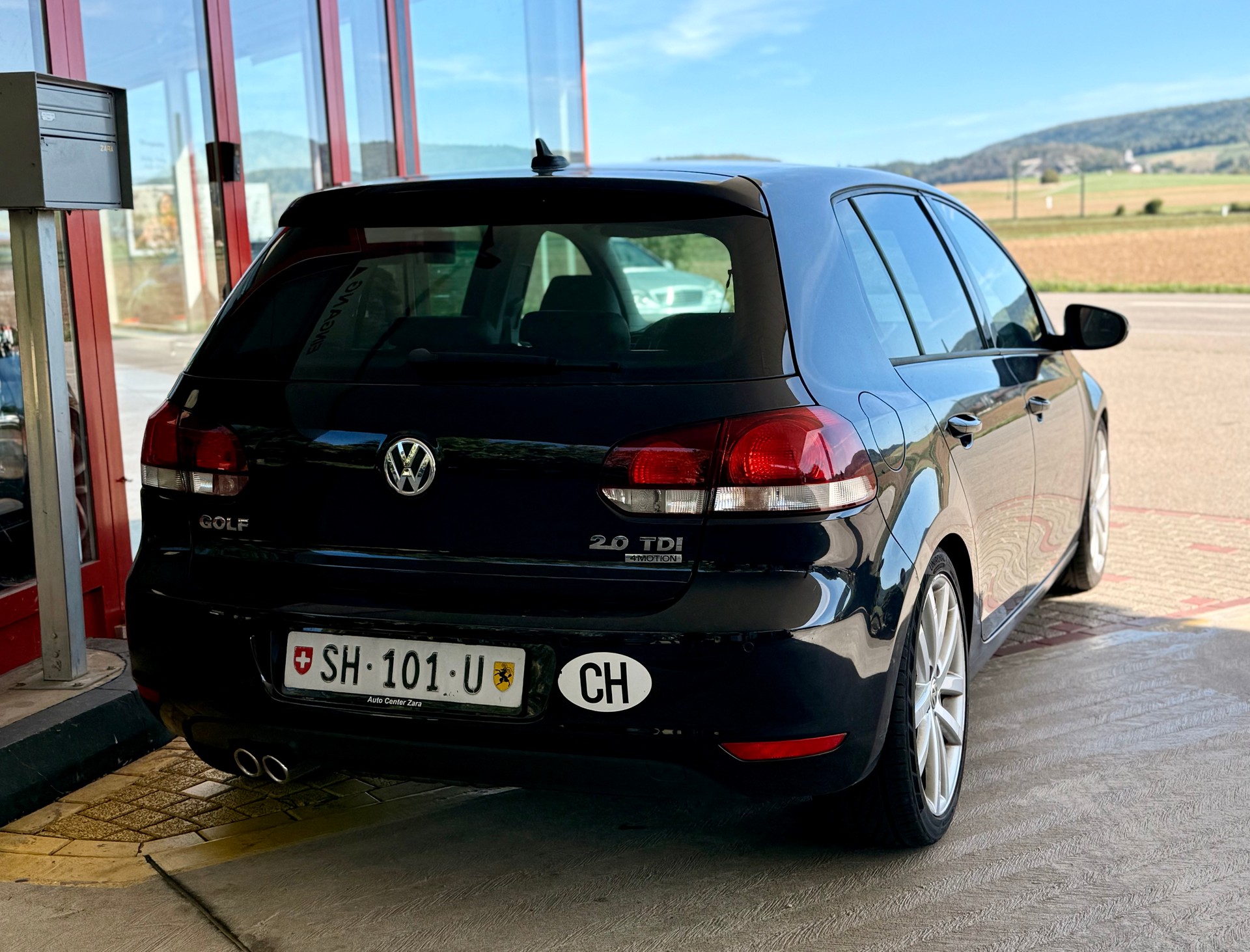 VW Golf 2.0 TDI Sport Edition 4Motion-image-3
