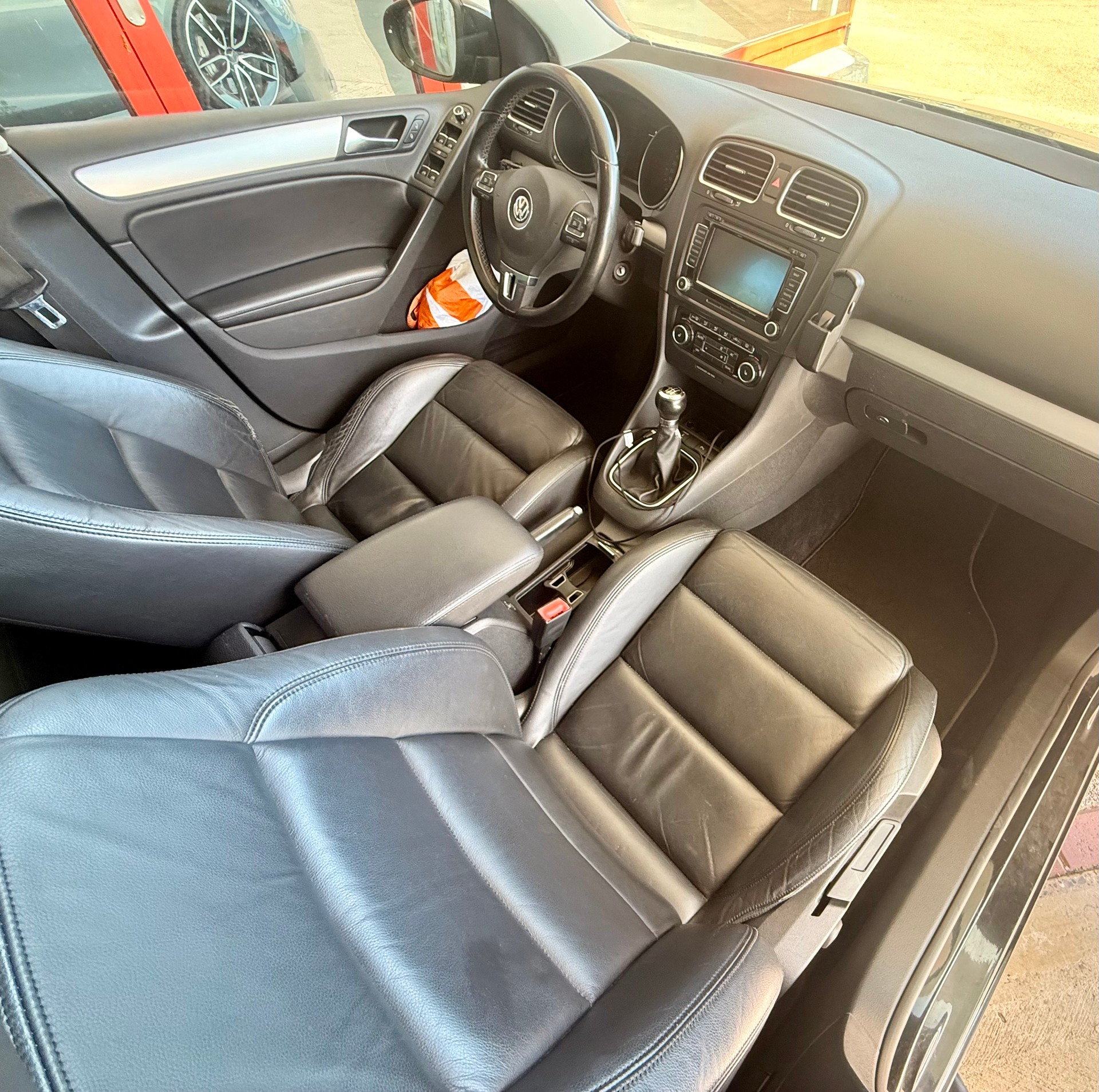 VW Golf 2.0 TDI Sport Edition 4Motion-image-4