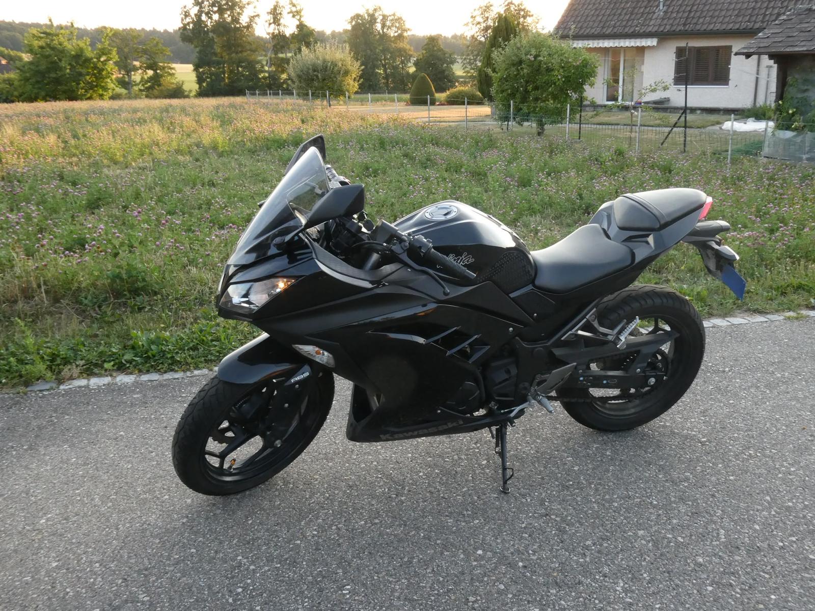 KAWASAKI Ninja 300 ABS