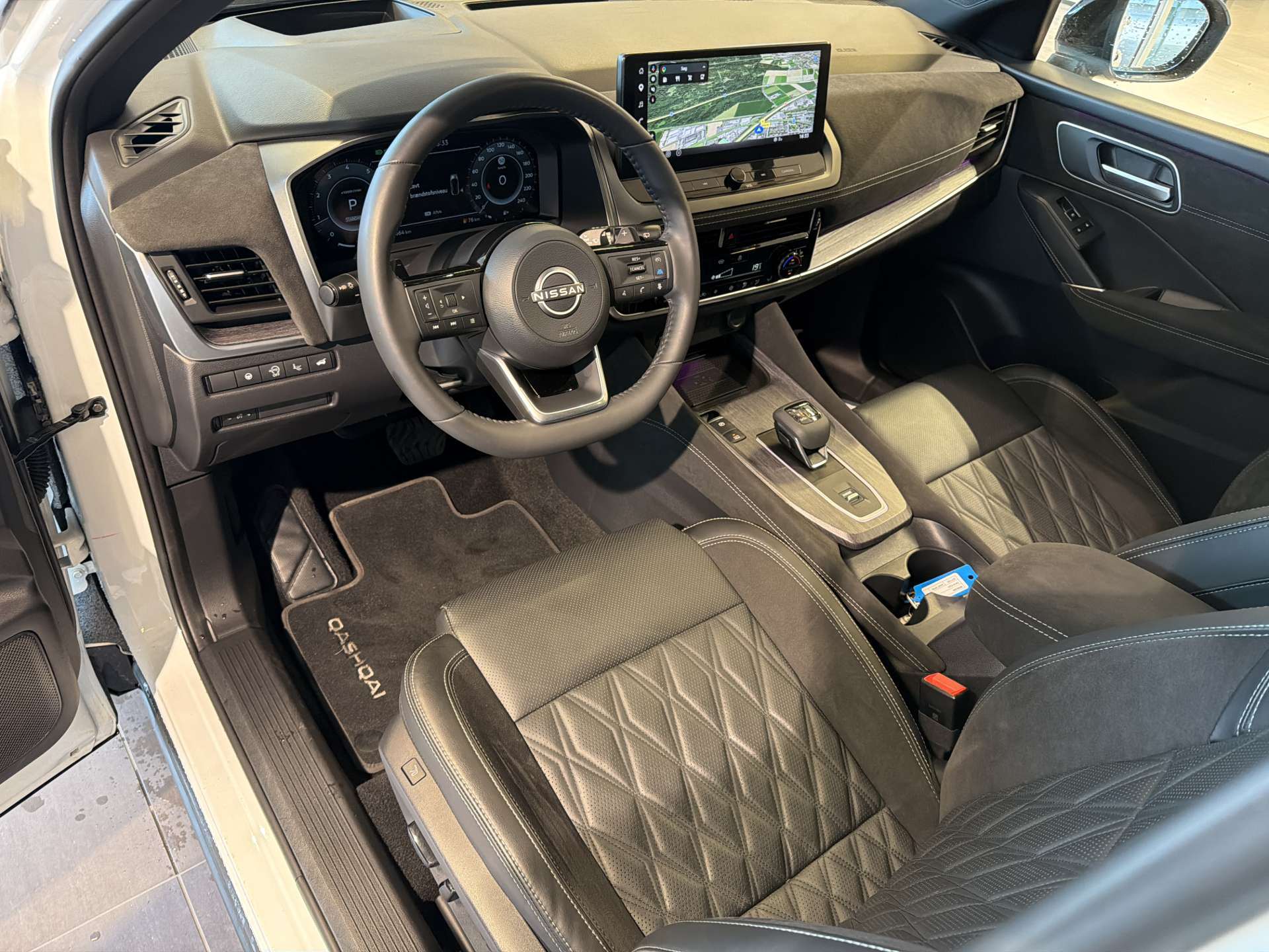 NISSAN Qashqai 1.3 DIG-T MHEV Tekna+ Xtronic-Automat-image-5
