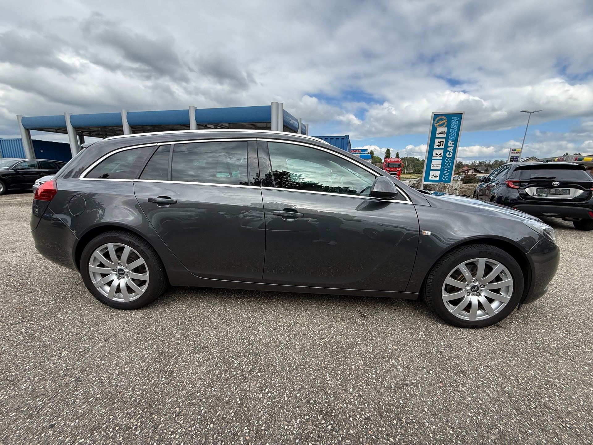 OPEL Insignia Sports Tourer 2.0 Turbo Edition Automatic-image-3